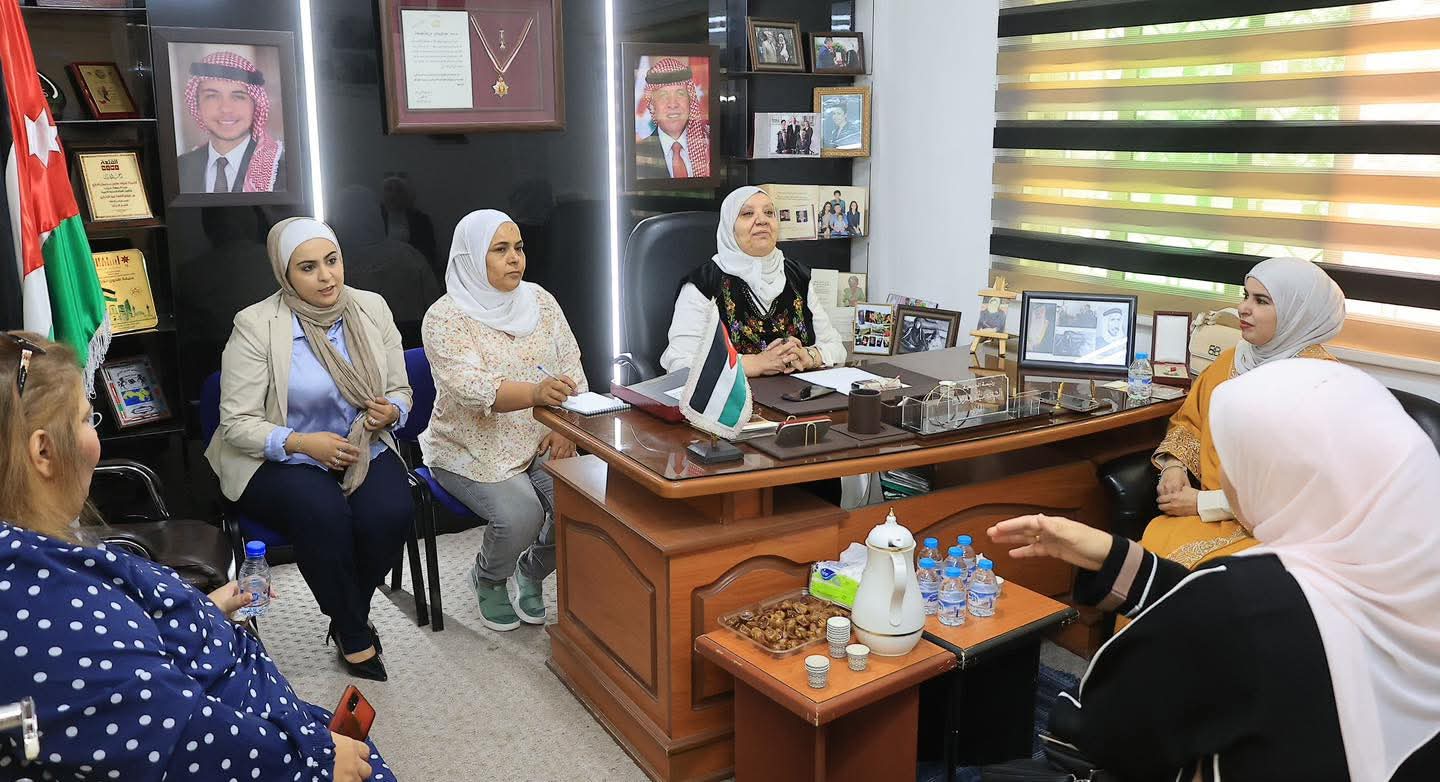 شؤون الاسرة النيابية تزور جمعية تأهيل المرأة الخيرية