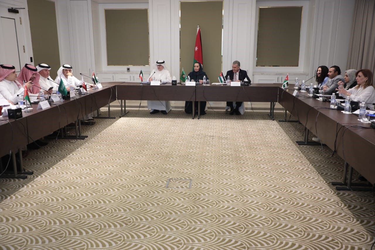 بحث تفعيل التعاون المشترك بين وزارة الثقافة وفريق عمل التعاون الثقافي لمجلس التعاون بدول الخليج العربية