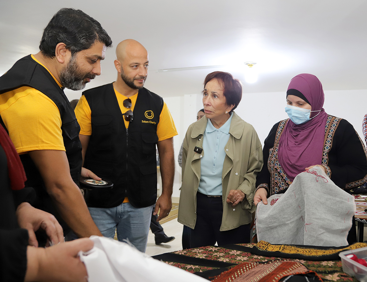 الأميرة بسمة بنت طلال تسلم مساعدات البر والإحسان لجمعيات في مادبا