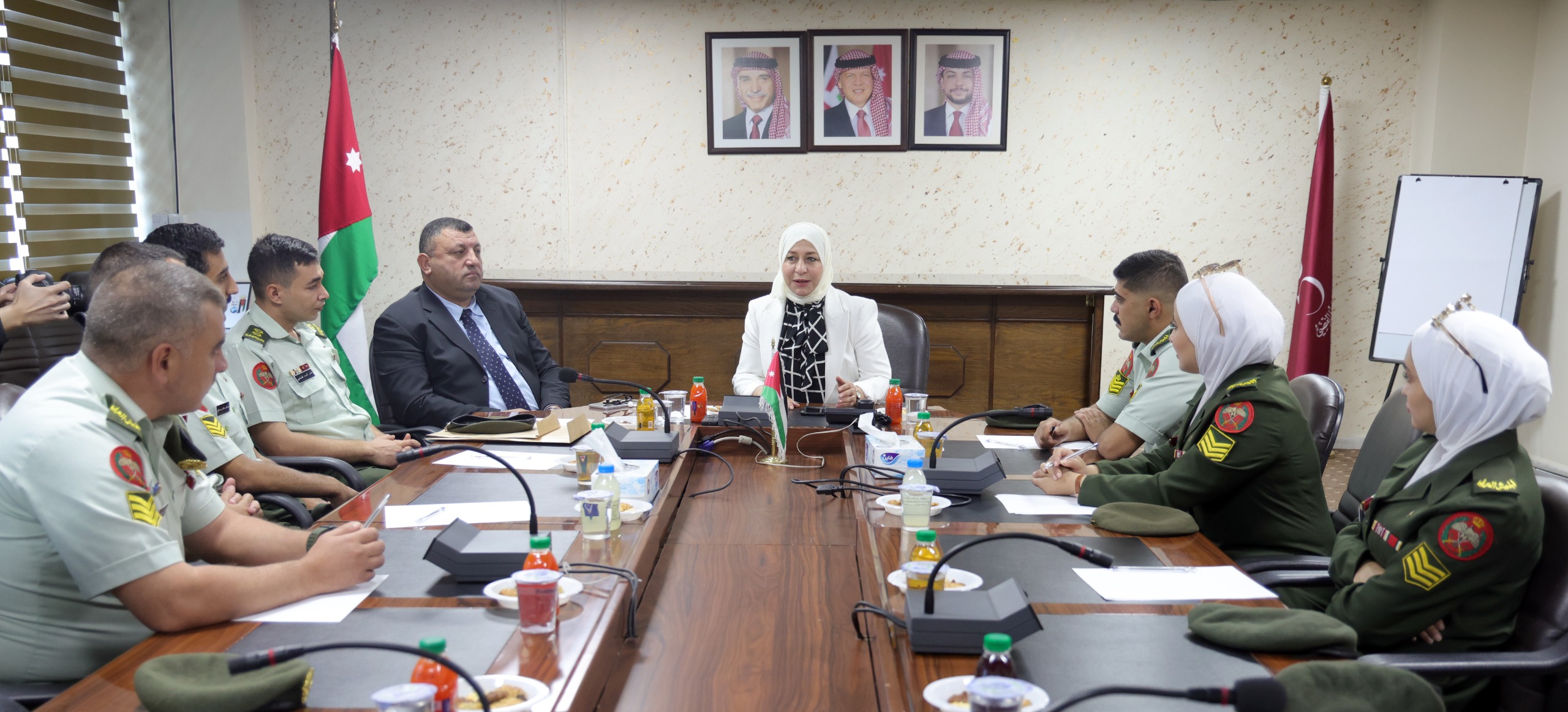 مشاركون بدورة الإعلام التأسيسية لضباط الصف يزورون وكالة الأنباء الأردنية