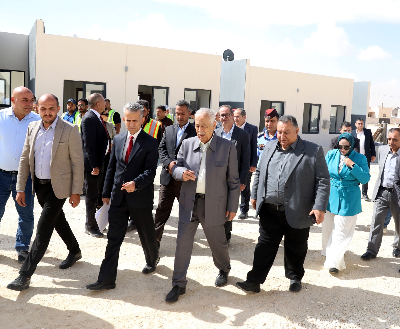  رئيس الديوان الملكي يتفقد مشاريع مبادرات ملكية تنموية في المفرق 