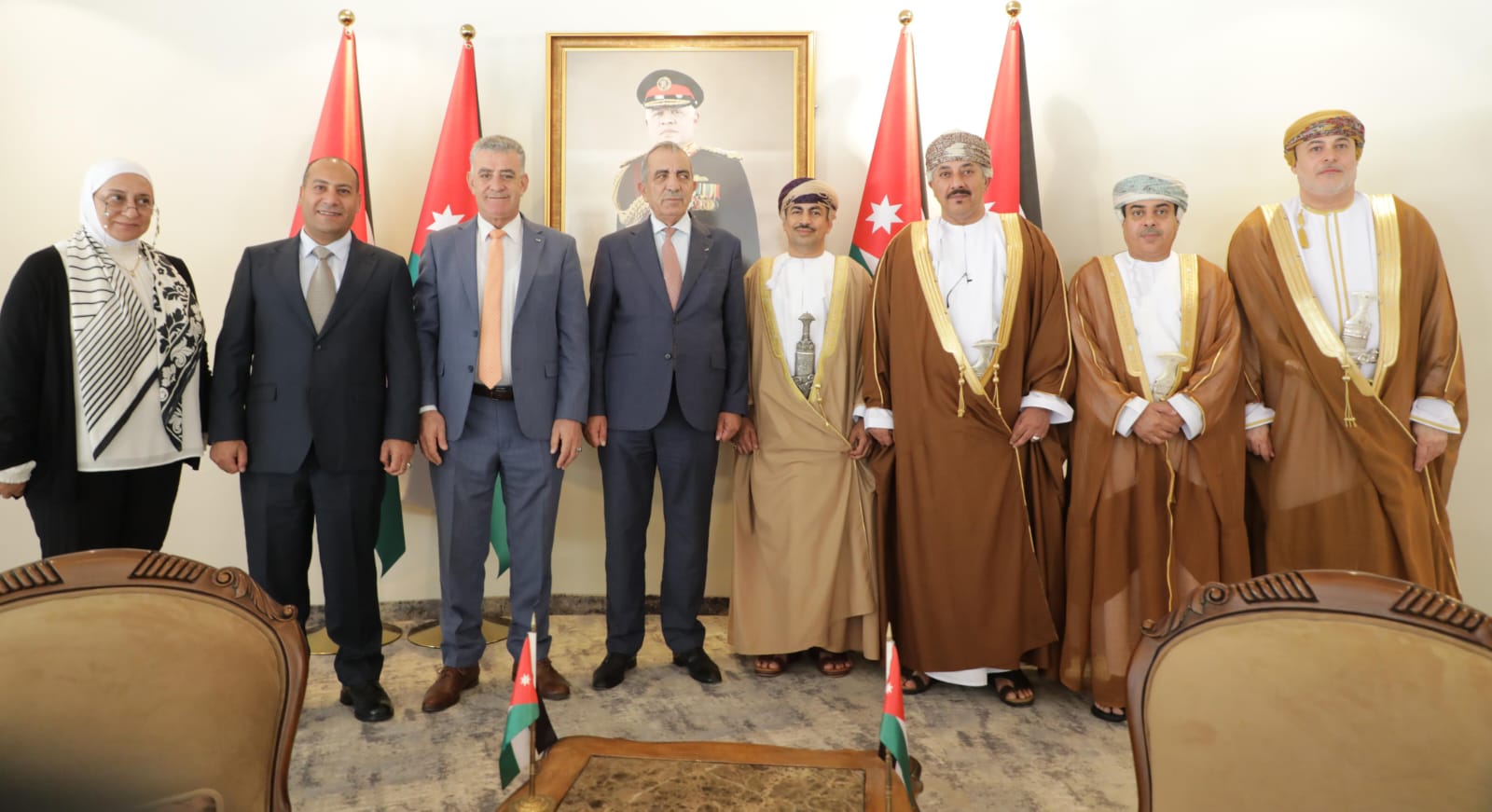 وزير الثقافة يبحث ووزير الإعلام العُماني سبل تعزيز التعاون المشترك 