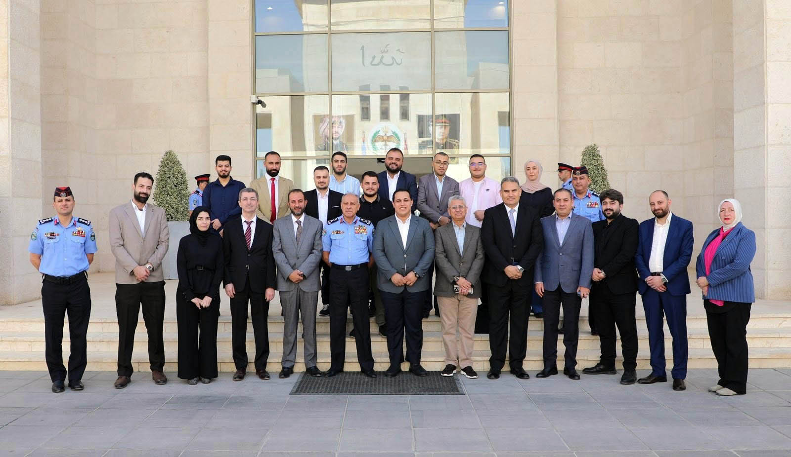 مدير الأمن العام يلتقي مؤسسة محافظتي التطوعية