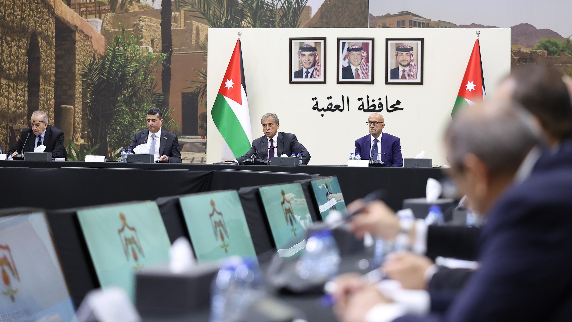 رئيس الوزراء: العقبة ستكون منطلقاً لأهم المشاريع الاستراتيجية الوطنية فهي نقطة البداية لمشروع الناقل الوطني للمياه ومشاريع السكك الوطنية