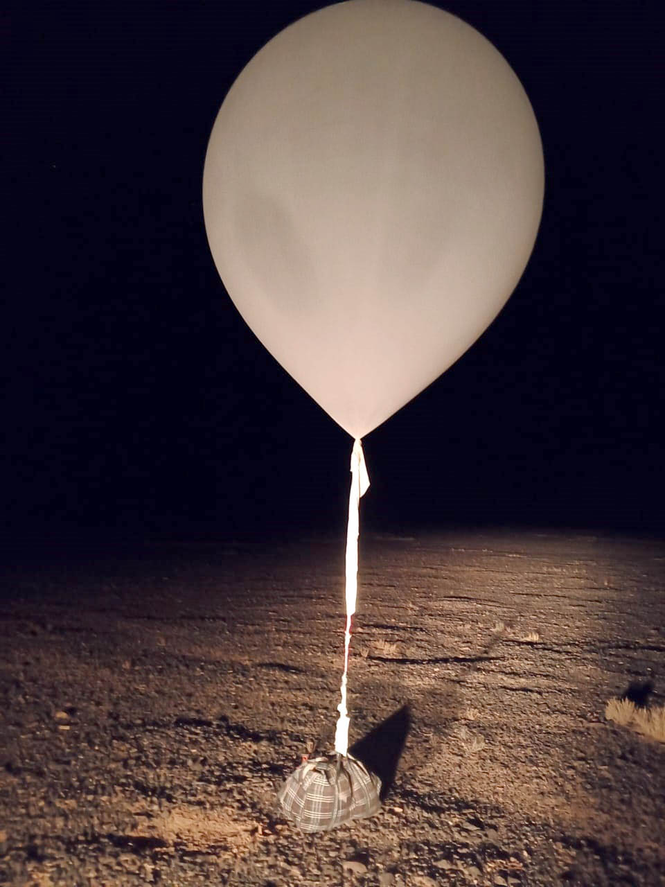 المنطقة العسكرية الشرقية تحبط ثلاث محاولات تهريب كميات كبيرة من المواد المخدرة بواسطة بالونات