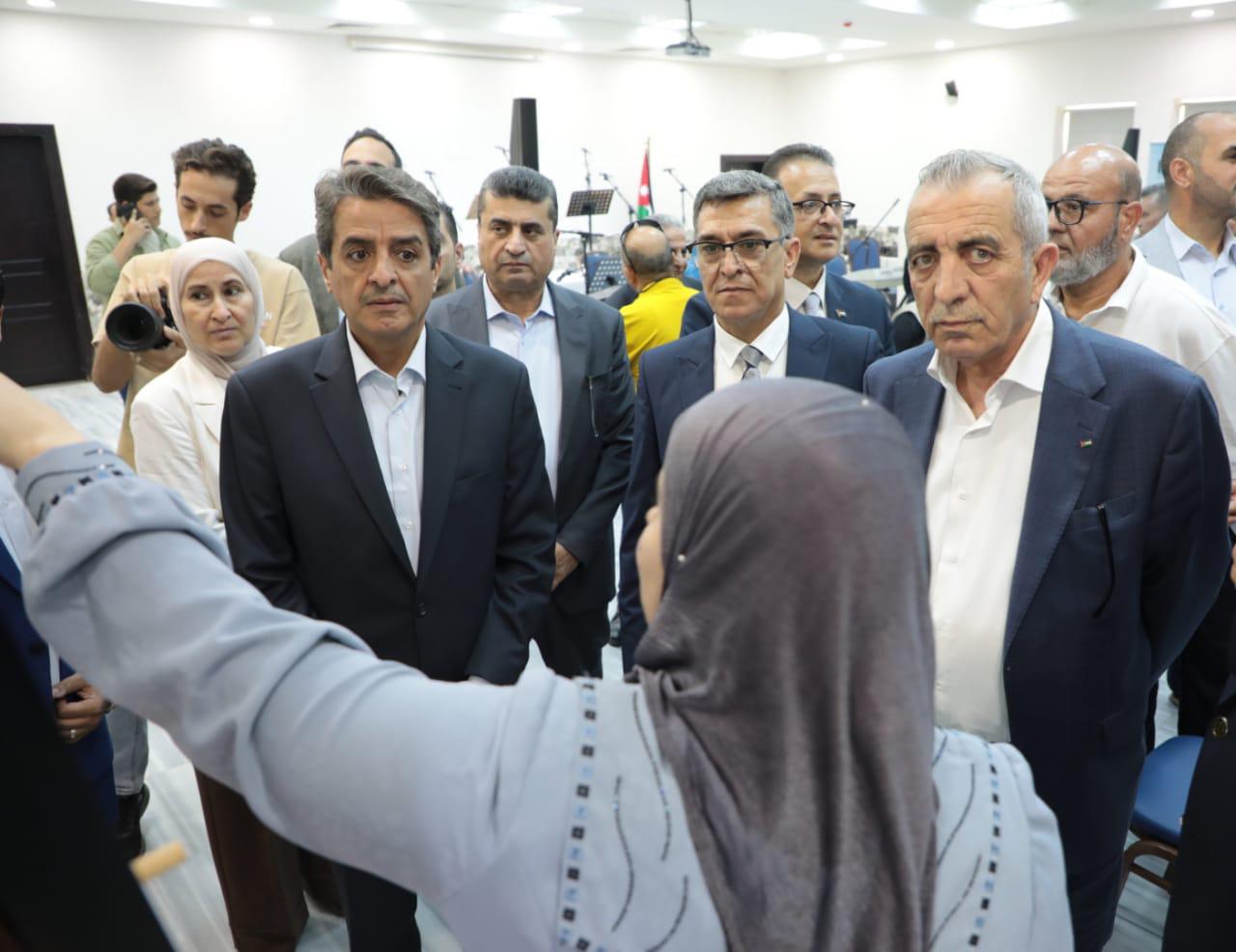 وزير الثقافة يرعى تخريج الفوج الأول من طلبة مركز تدريب الفنون في العقبة