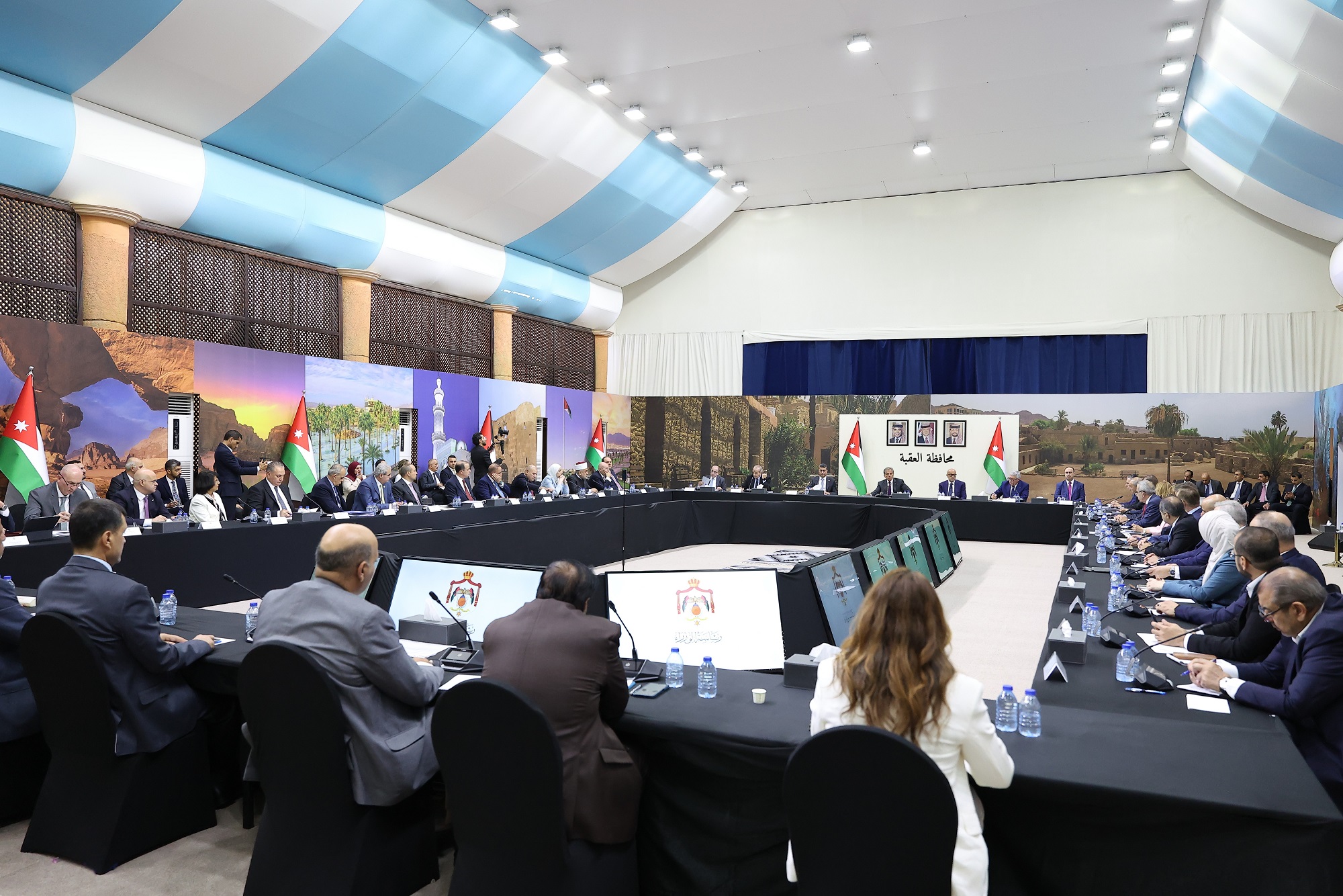 رئيس الوزراء: العقبة ستكون منطلقاً لأهم المشاريع الاستراتيجية الوطنية فهي نقطة البداية لمشروع الناقل الوطني للمياه ومشاريع السكك الوطنية