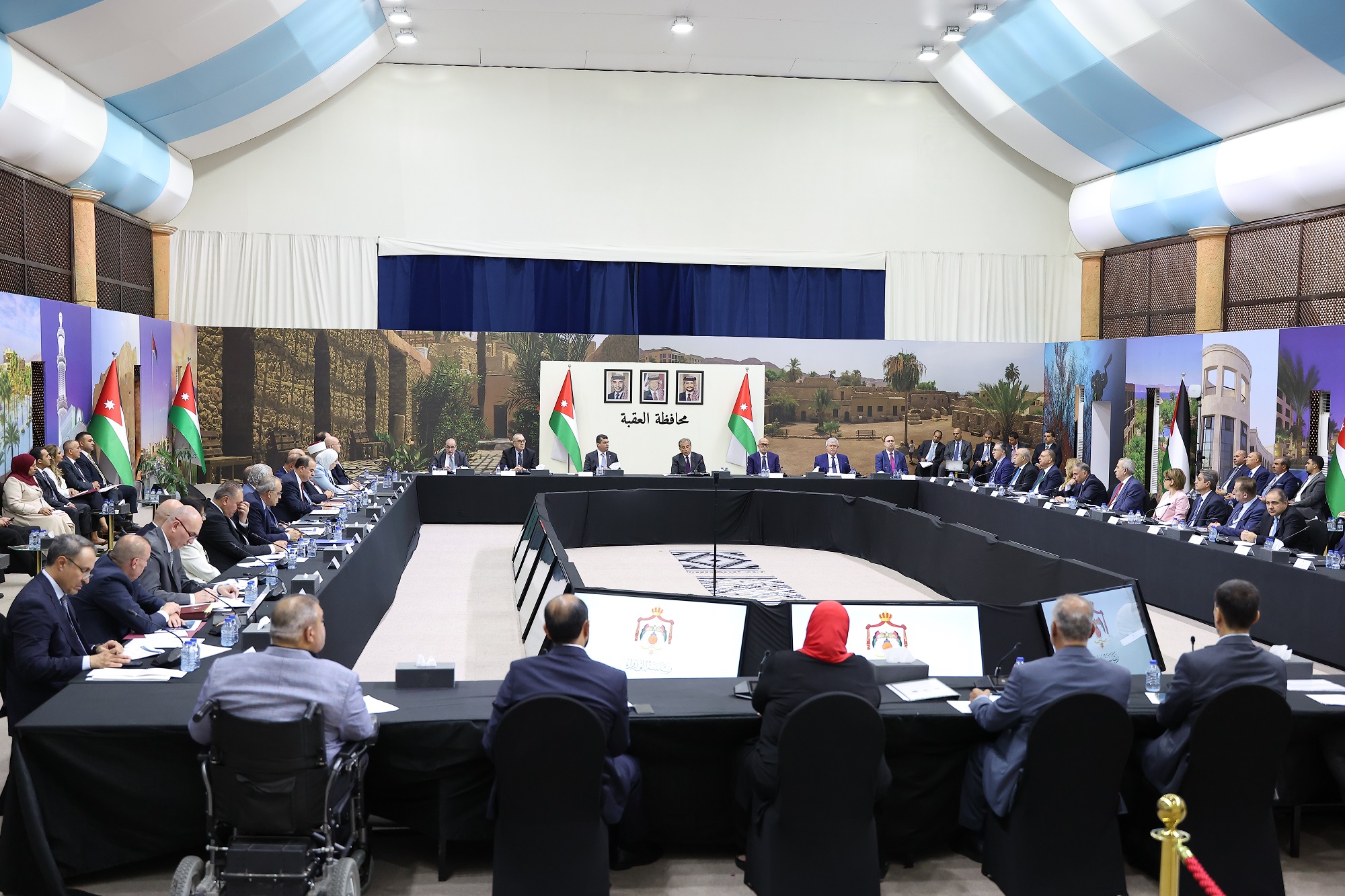 رئيس الوزراء: العقبة ستكون منطلقاً لأهم المشاريع الاستراتيجية الوطنية فهي نقطة البداية لمشروع الناقل الوطني للمياه ومشاريع السكك الوطنية