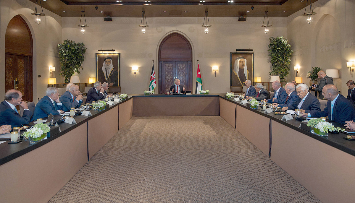 الملك يلتقي رؤساء وزراء سابقين للحديث عن التطورات بالمنطقة ونتائج زيارة نيويورك 