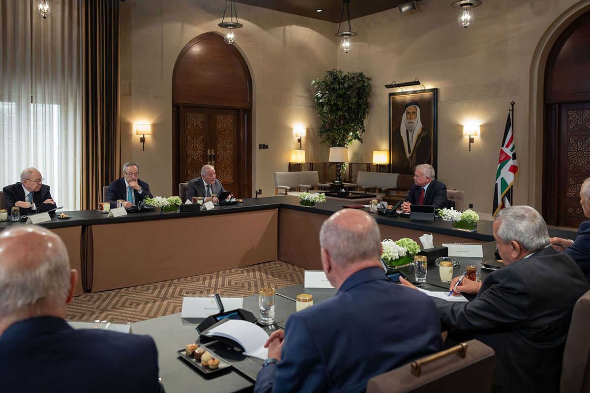 الملك يلتقي رؤساء وزراء سابقين للحديث عن التطورات بالمنطقة ونتائج زيارة نيويورك 