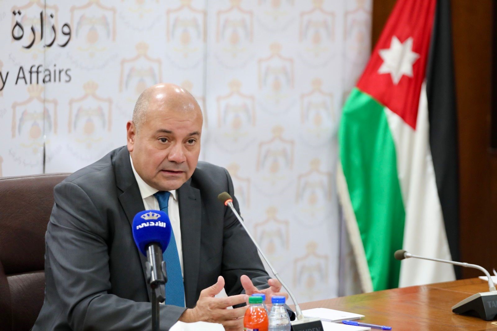 وزير الشؤون السياسية يلتقي طلبة العلاقات الدولية في الجامعة الهاشمية