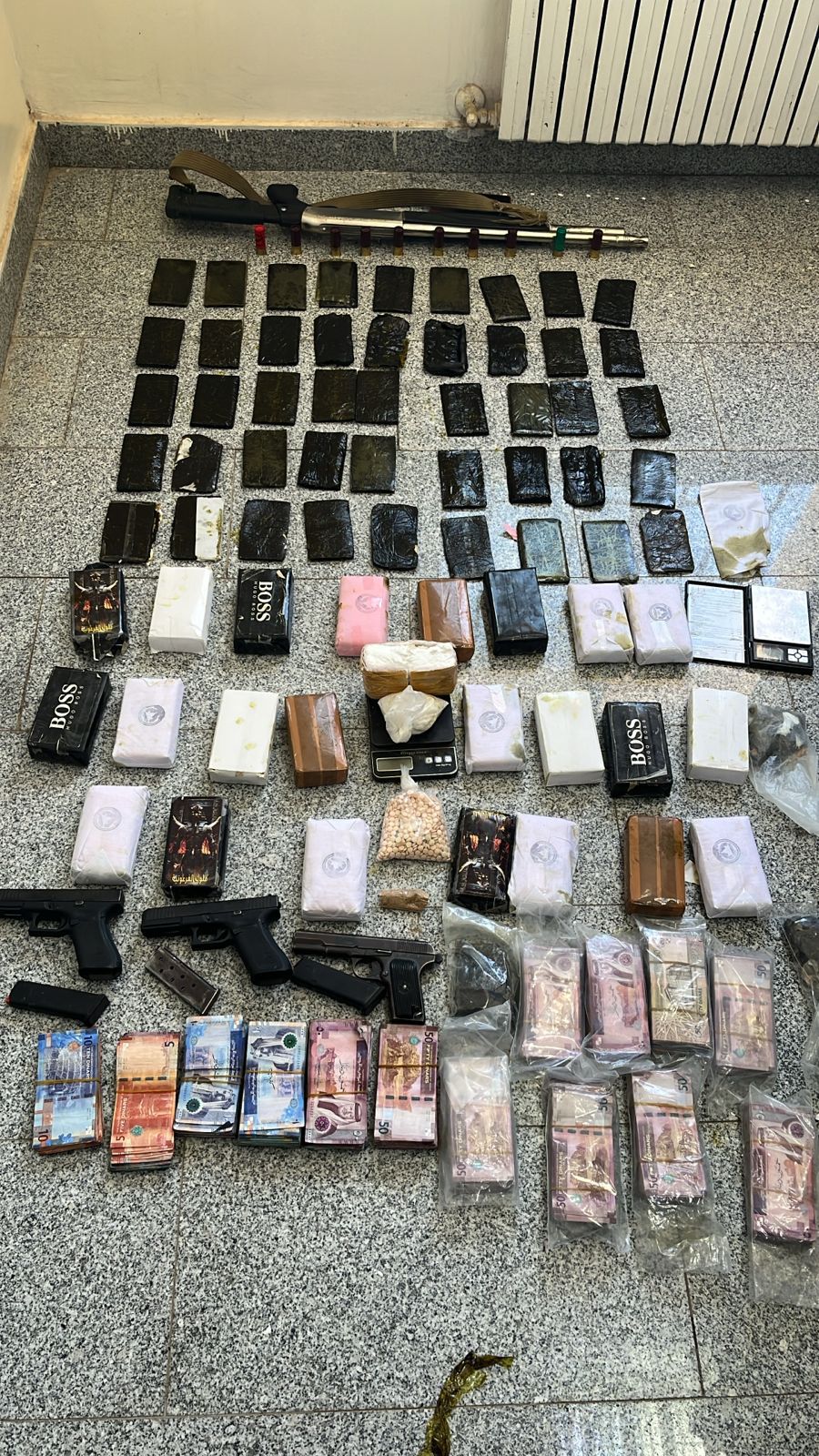 إدارة مكافحة المخدرات تفكك خلية جرمية مكوّنة من 14 شخصاً