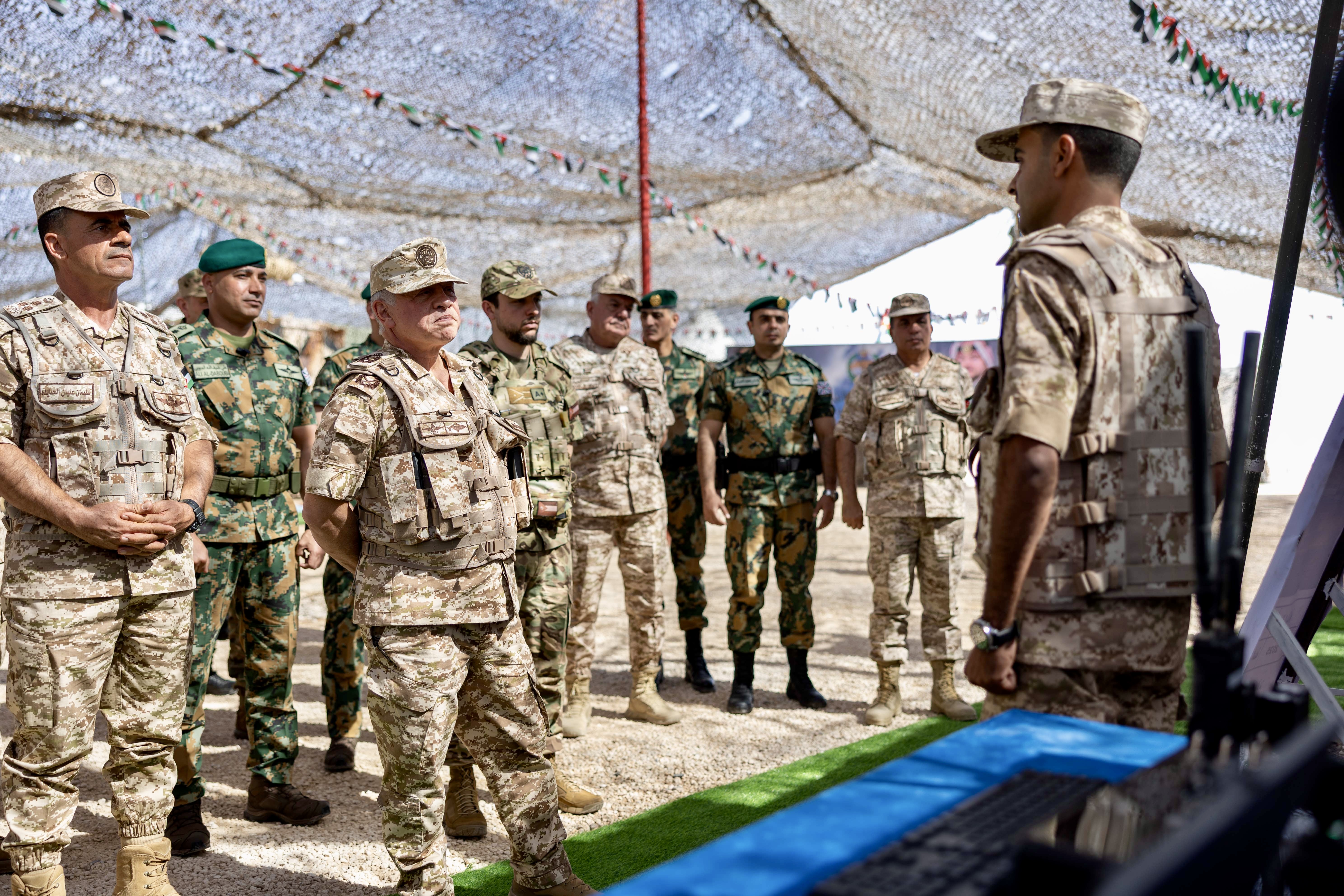 الملك وولي العهد يتابعان تمرينا ميدانيا لوحدات الدفاع الجوي الملكي