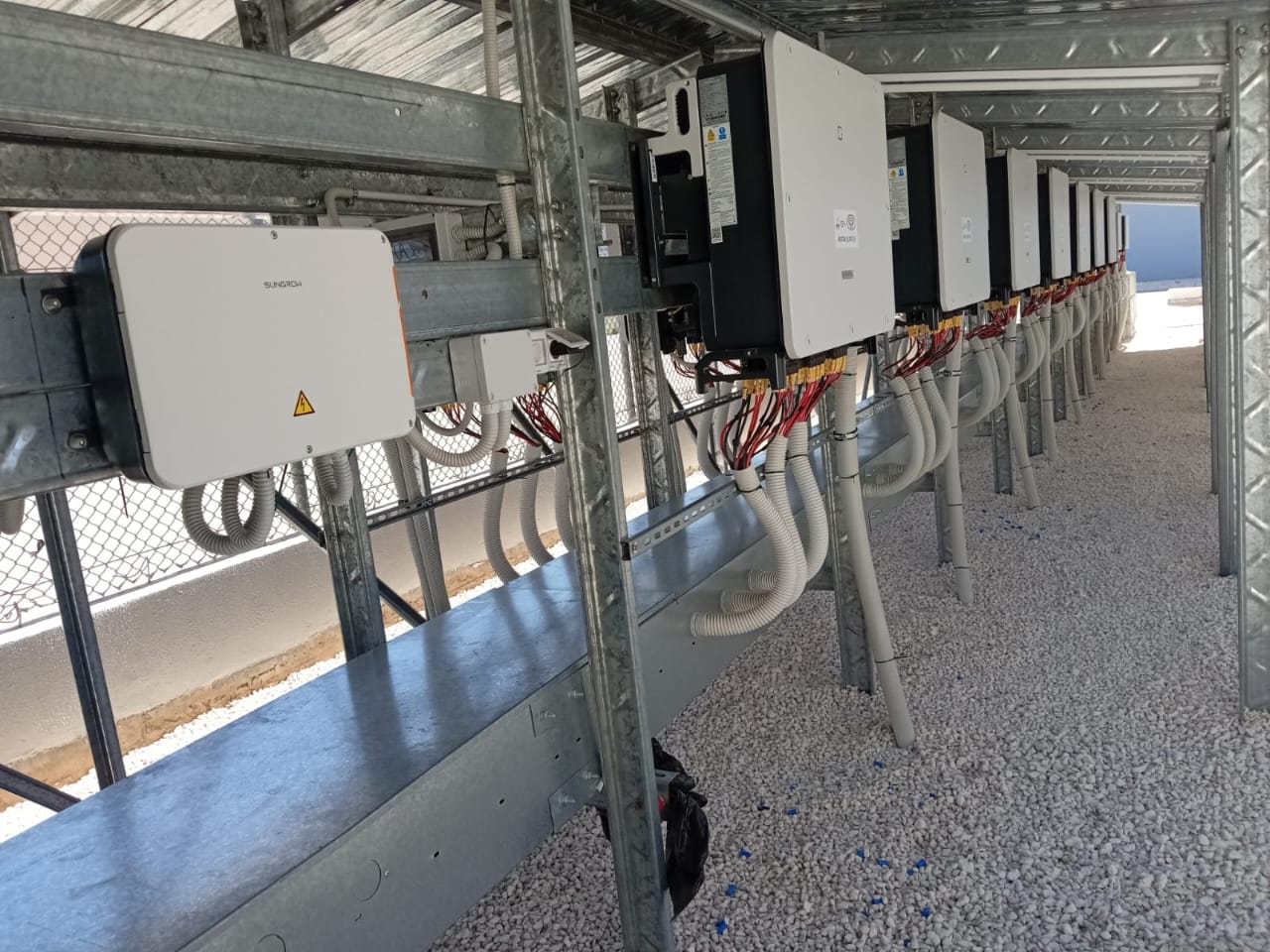 المياه: تشغيل مشروع طاقة شمسية كهروضوئية بقدرة 2 ميغاواط لمشروع مياه الديسي