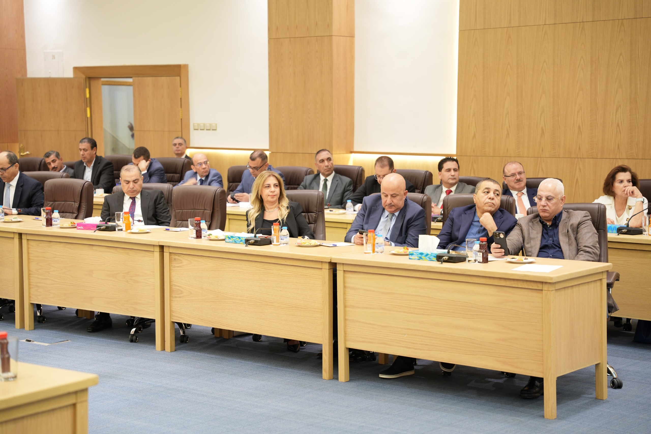 متحدثون يؤكدن أهمية بناء شراكات استراتيجية مستدامة بين الجامعات والقطاع الصناعي  