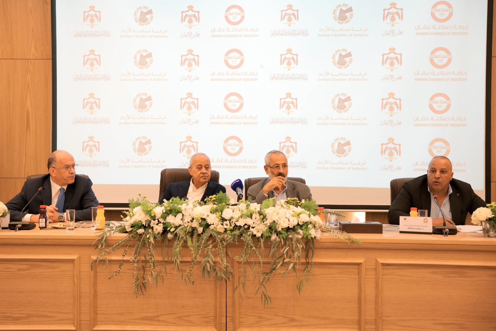 متحدثون يؤكدن أهمية بناء شراكات استراتيجية مستدامة بين الجامعات والقطاع الصناعي  