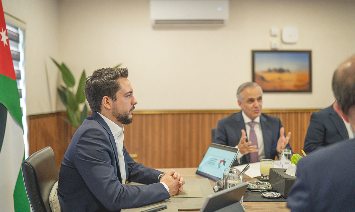 ولي العهد يطلع على الاستراتيجية الوطنية للأمن السيبراني 2025 - 2028 