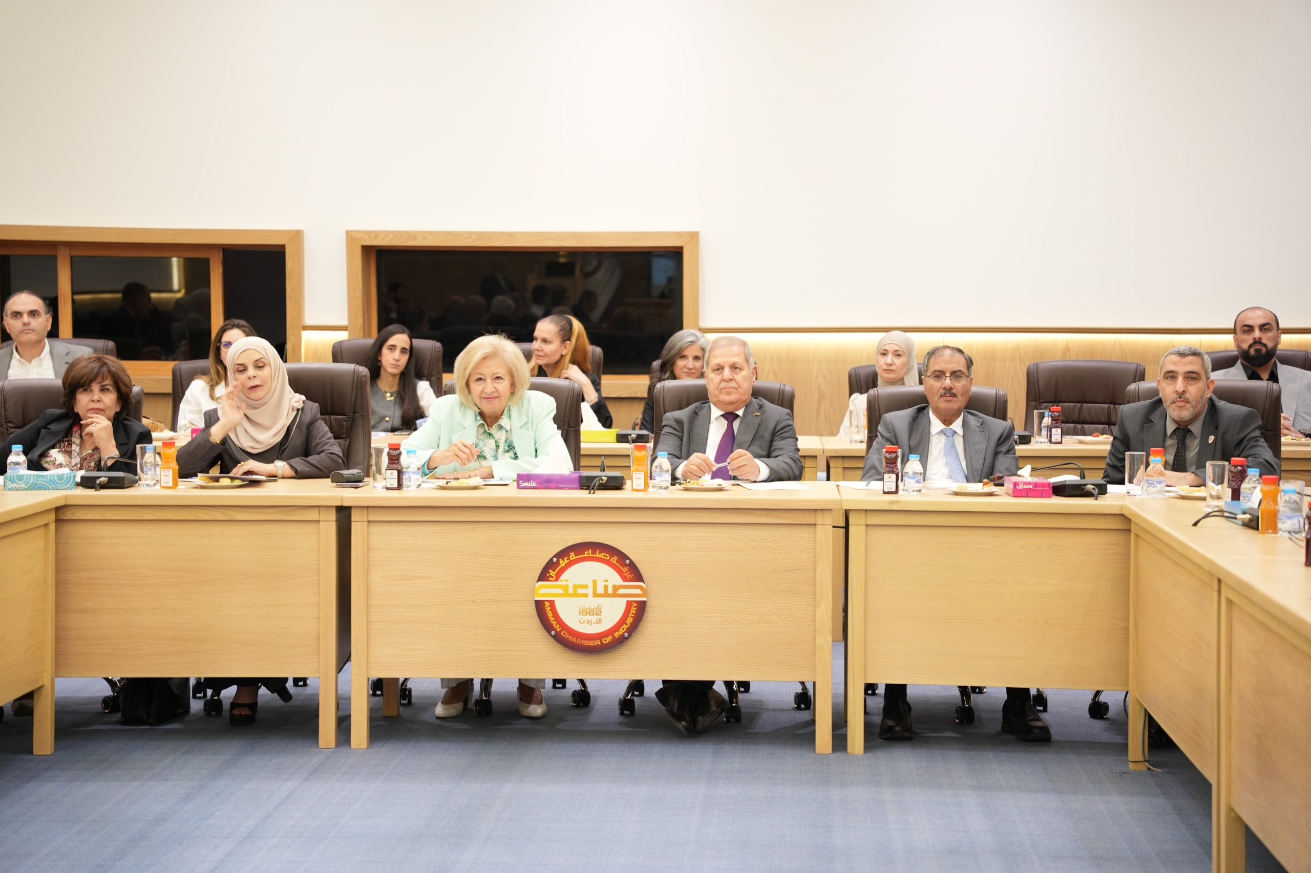 متحدثون يؤكدن أهمية بناء شراكات استراتيجية مستدامة بين الجامعات والقطاع الصناعي  