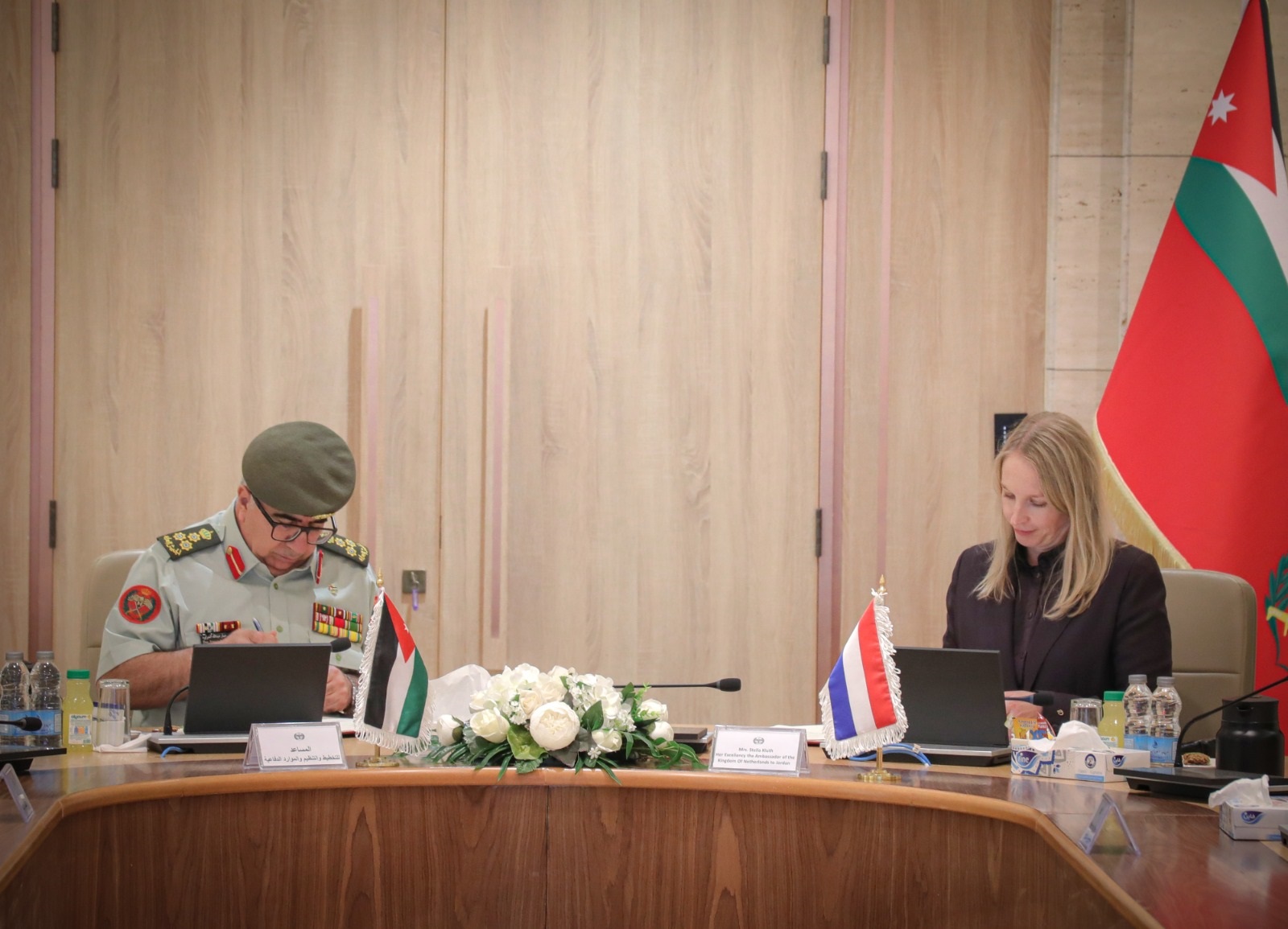 اتفاقية تعاون بين القوات المسلحة الأردنية والهولندية