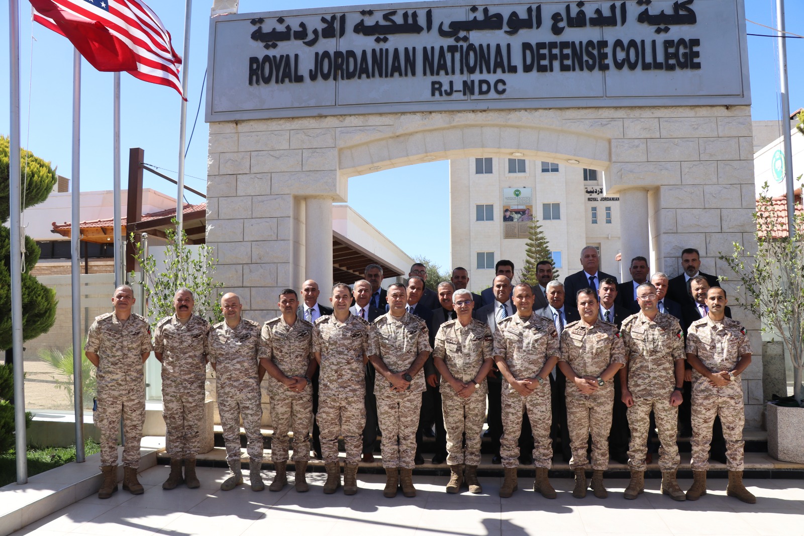 اختتام فعاليات برنامج الدراسات الموازية لمحاضري مادة العلوم العسكرية