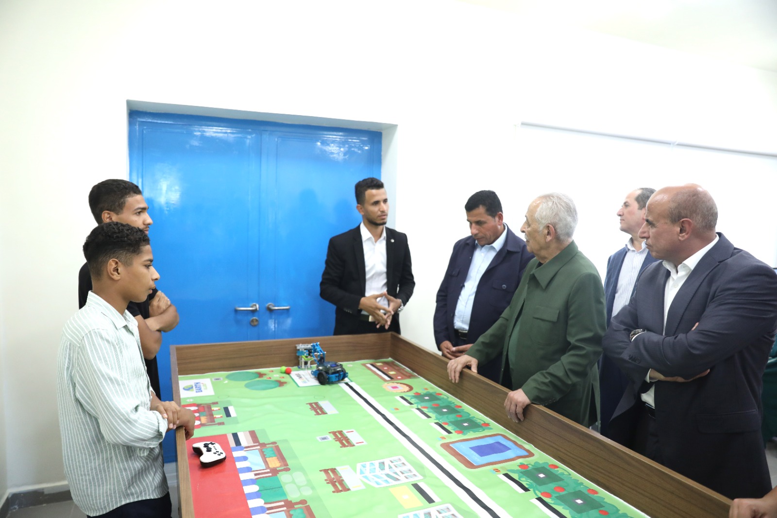  رئيس الديوان الملكي يتفقد مشاريع مبادرات ملكية في البلقاء والكرك 