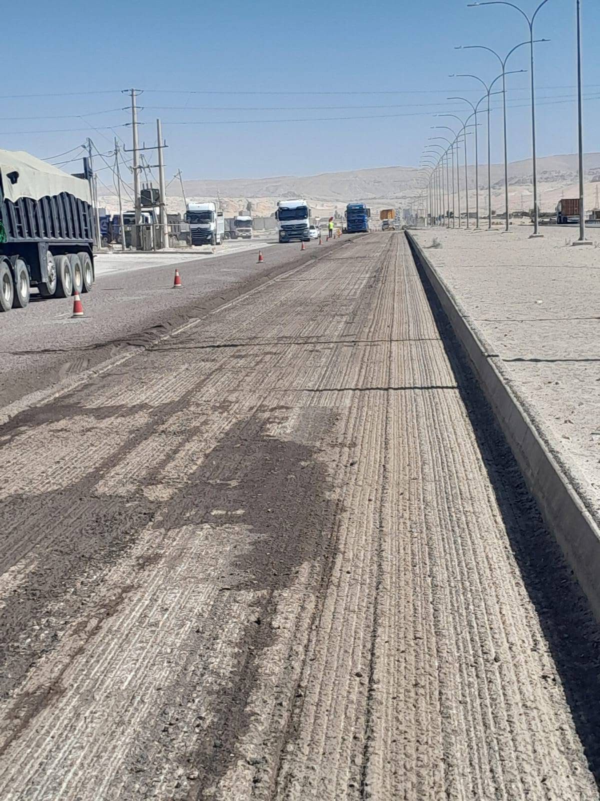 محافظ العقبة يتفقد مشروع طريق الحميمة-القويرة