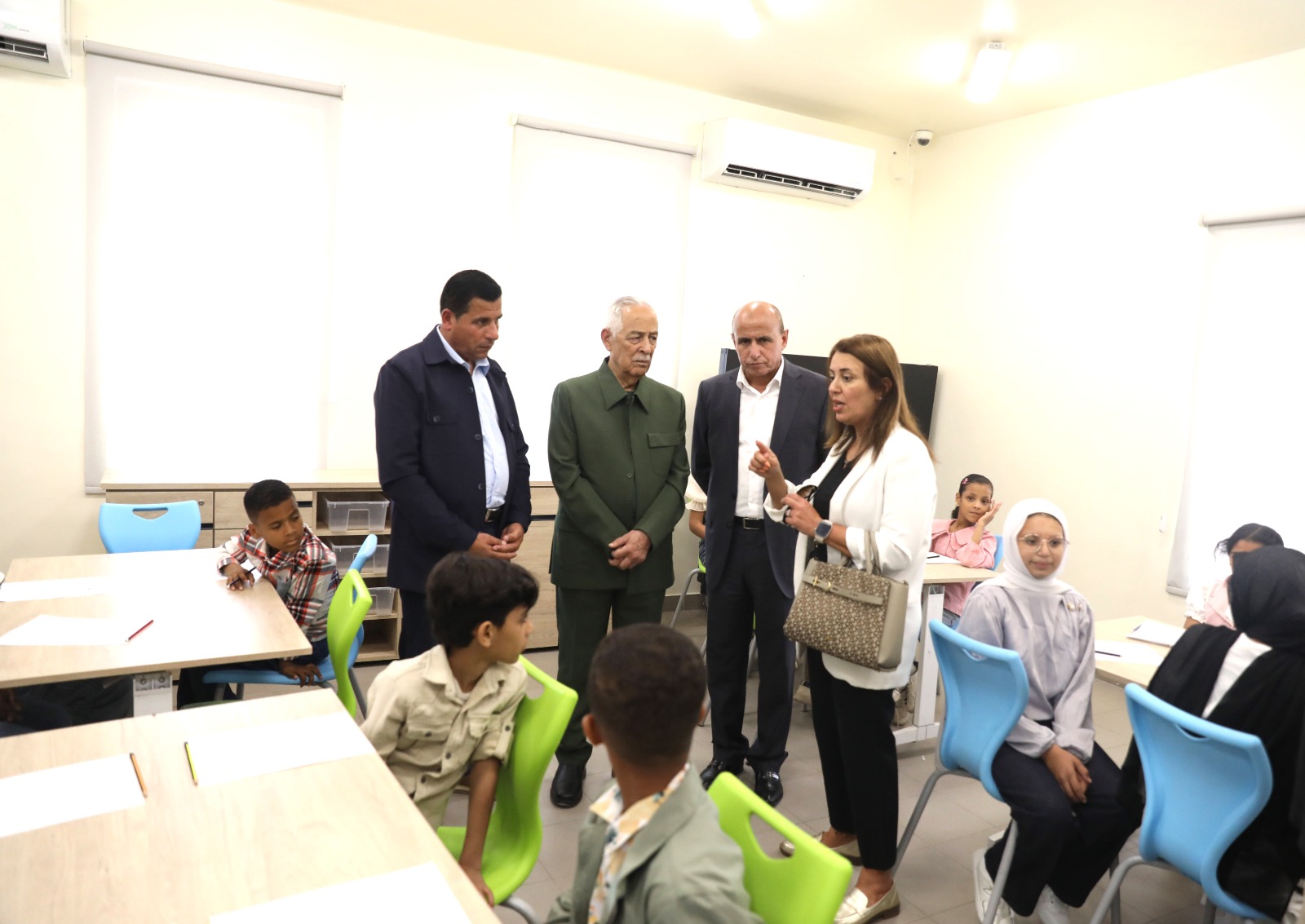  رئيس الديوان الملكي يتفقد مشاريع مبادرات ملكية في البلقاء والكرك 