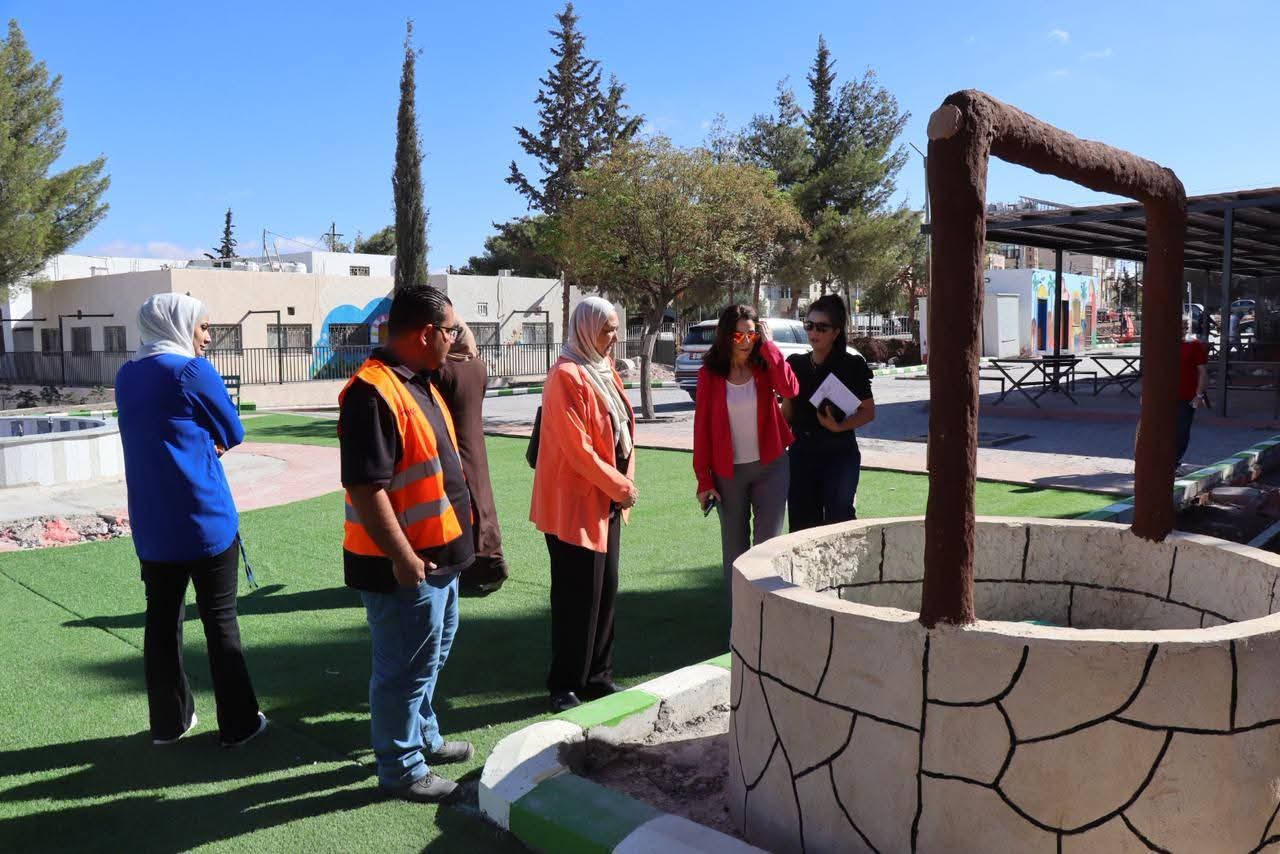 رئيسة بلدية بني عبيد تتفقد مشاريع تنموية في اللواء