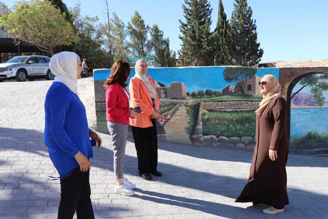 رئيسة بلدية بني عبيد تتفقد مشاريع تنموية في اللواء