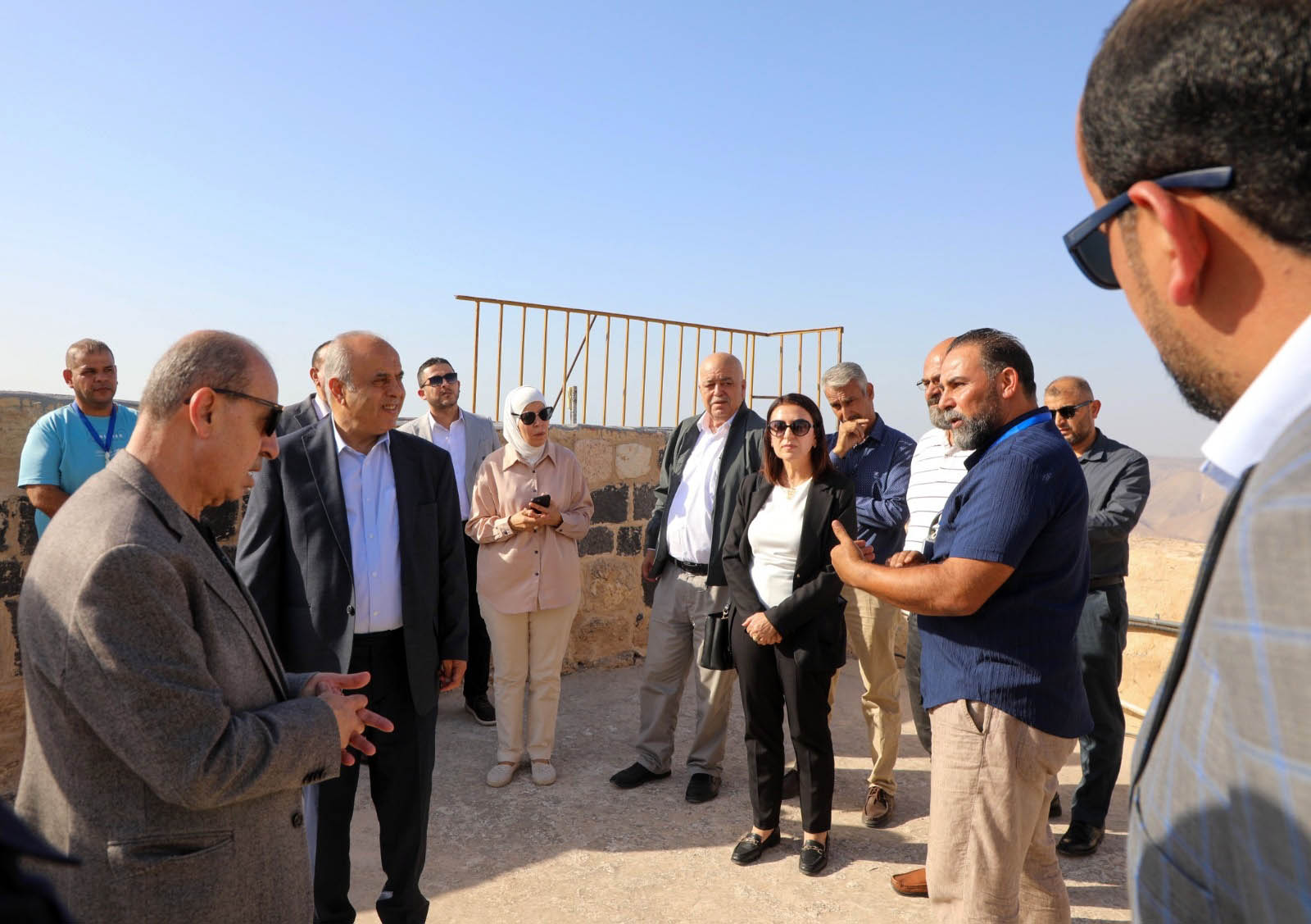 وفد وزاري يتفقد مشروع وسط مدينة إربد 