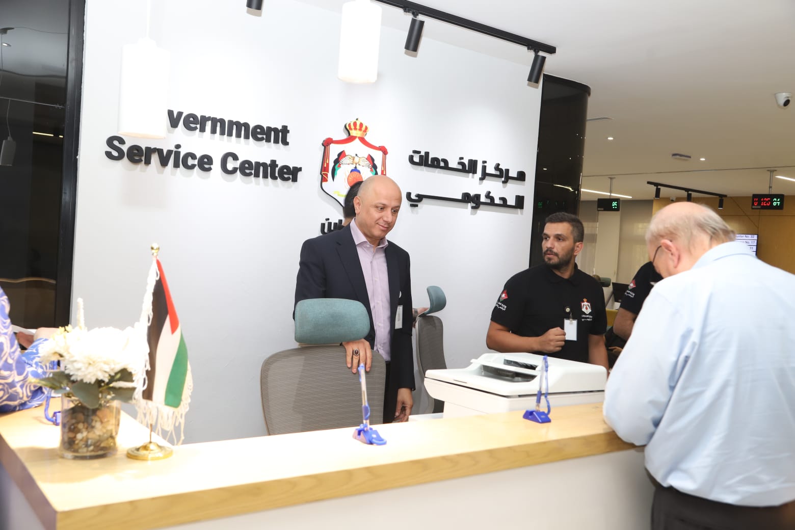 إنجاز أكثر من 4 ملايين معاملة في مراكز الخدمات حتى نهاية أيلول 