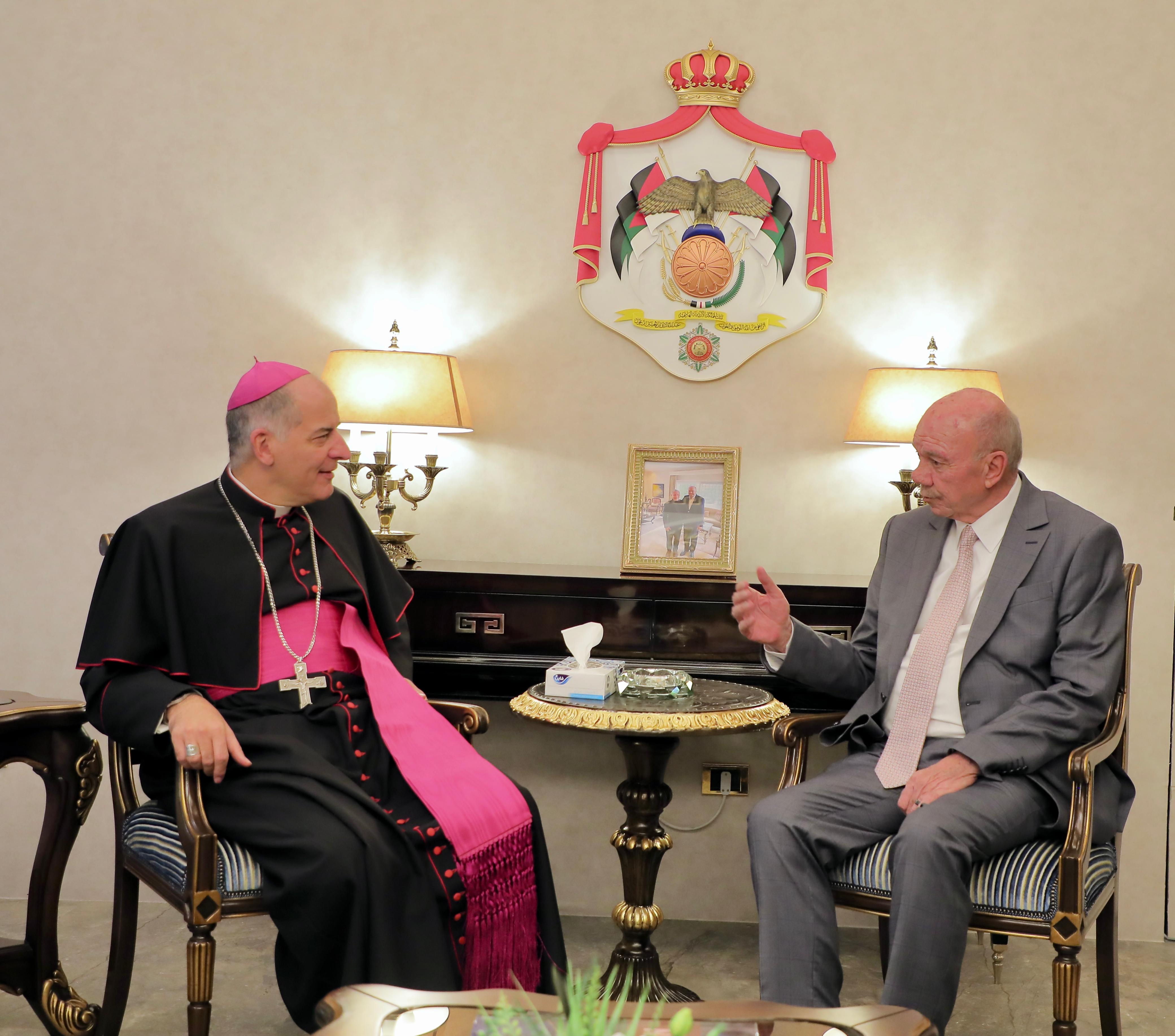 رئيس مجلس الأعيان يلتقي سفيري الفاتيكان والتشيك