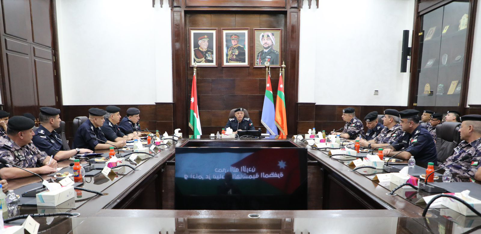 مدير الأمن العام يطلع على خطة التعامل الأمثل مع فصل الشتاء