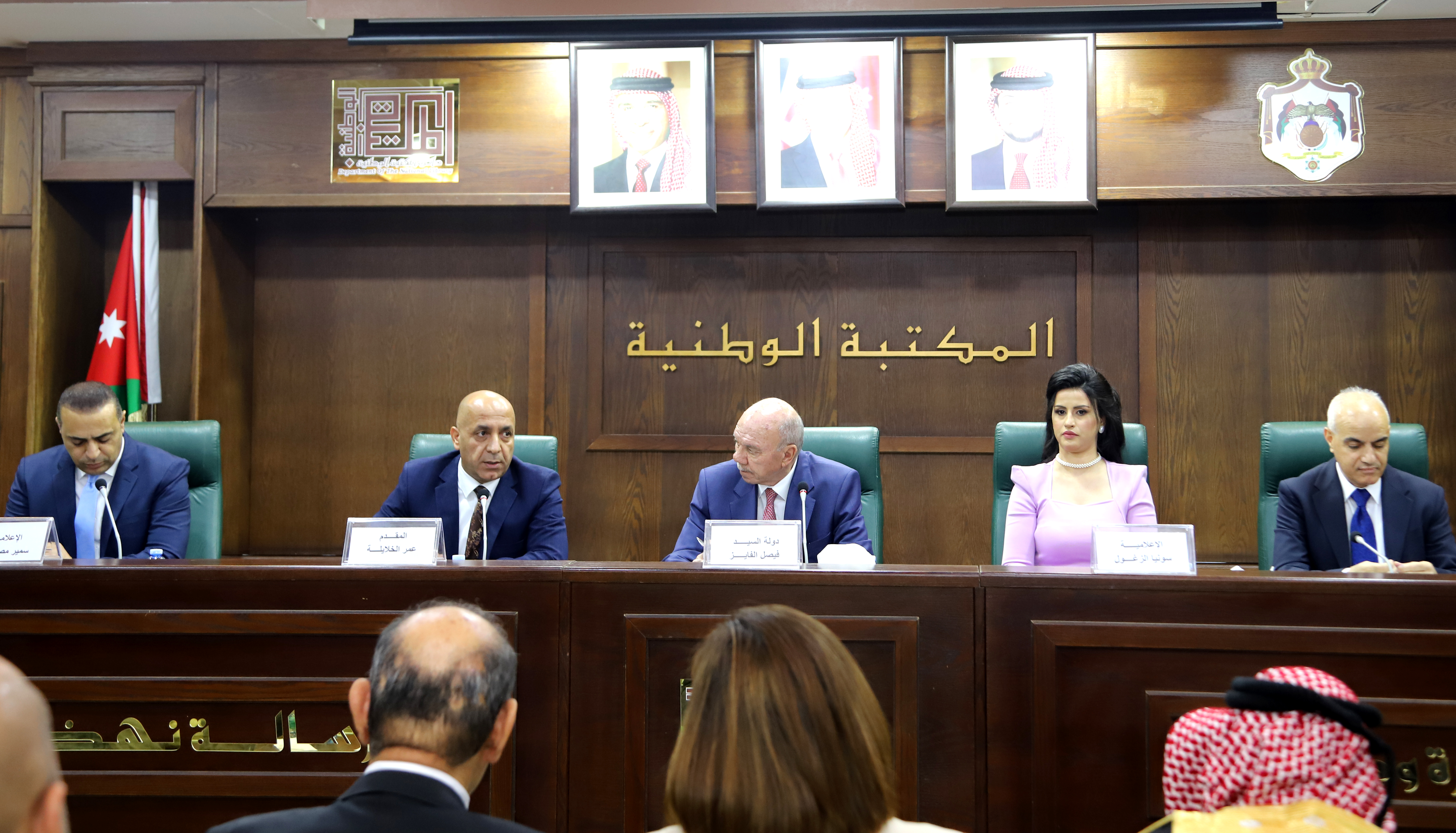 الفايز يرعى حفل إشهار كتاب كيف يصلون إليك