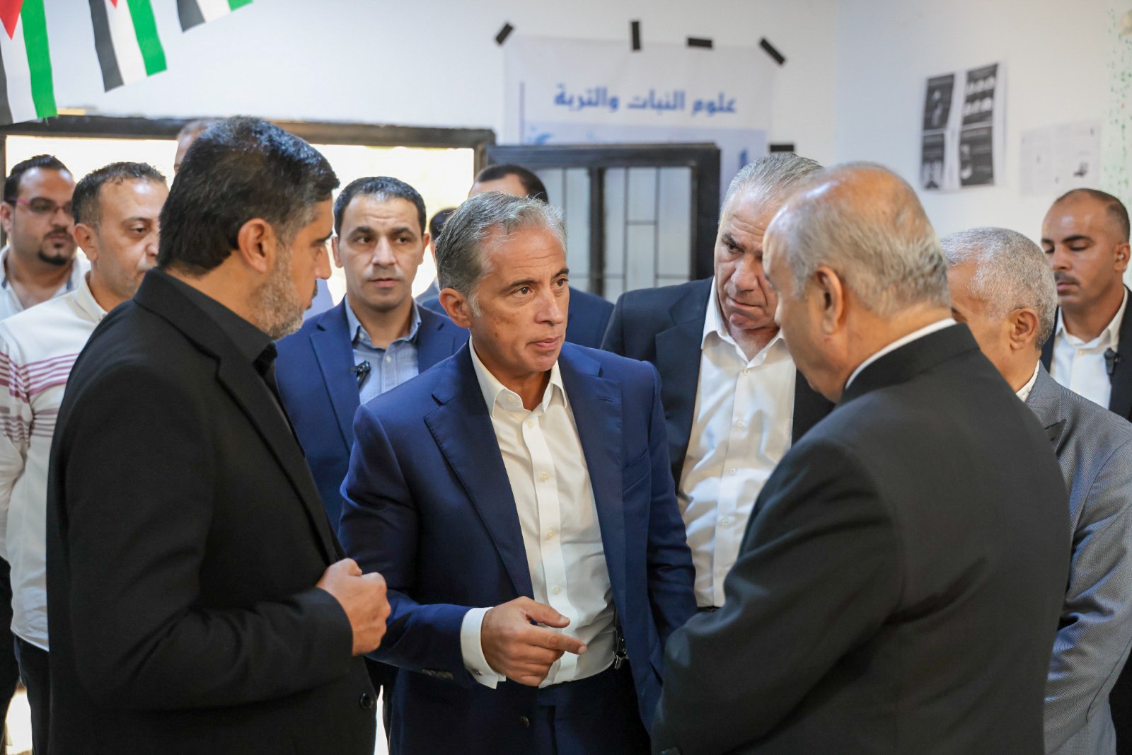 رئيس الوزراء يتفقَّد خمسة مواقع في البترا والشُّوبك ووادي موسى 