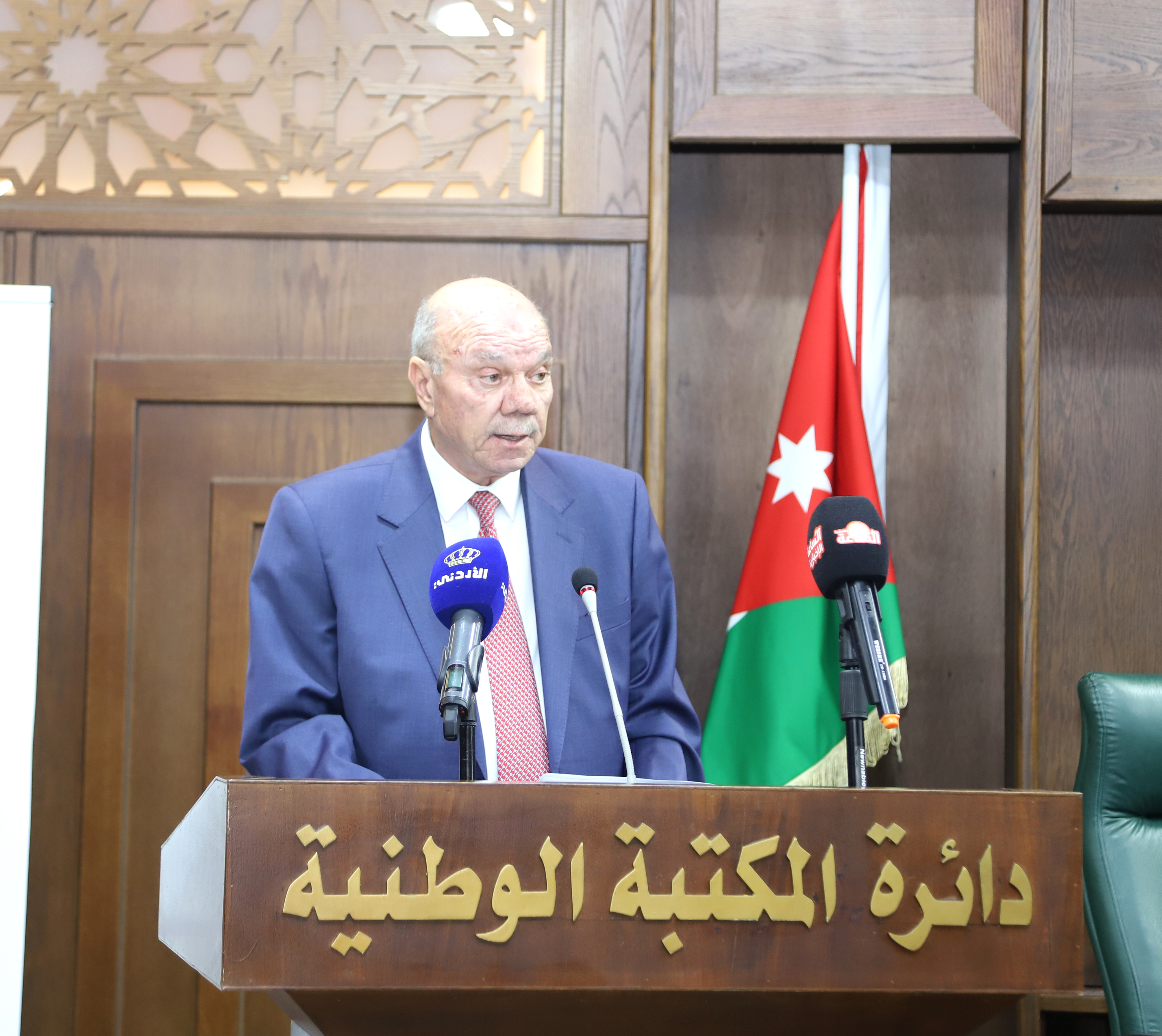 الفايز يرعى حفل إشهار كتاب كيف يصلون إليك