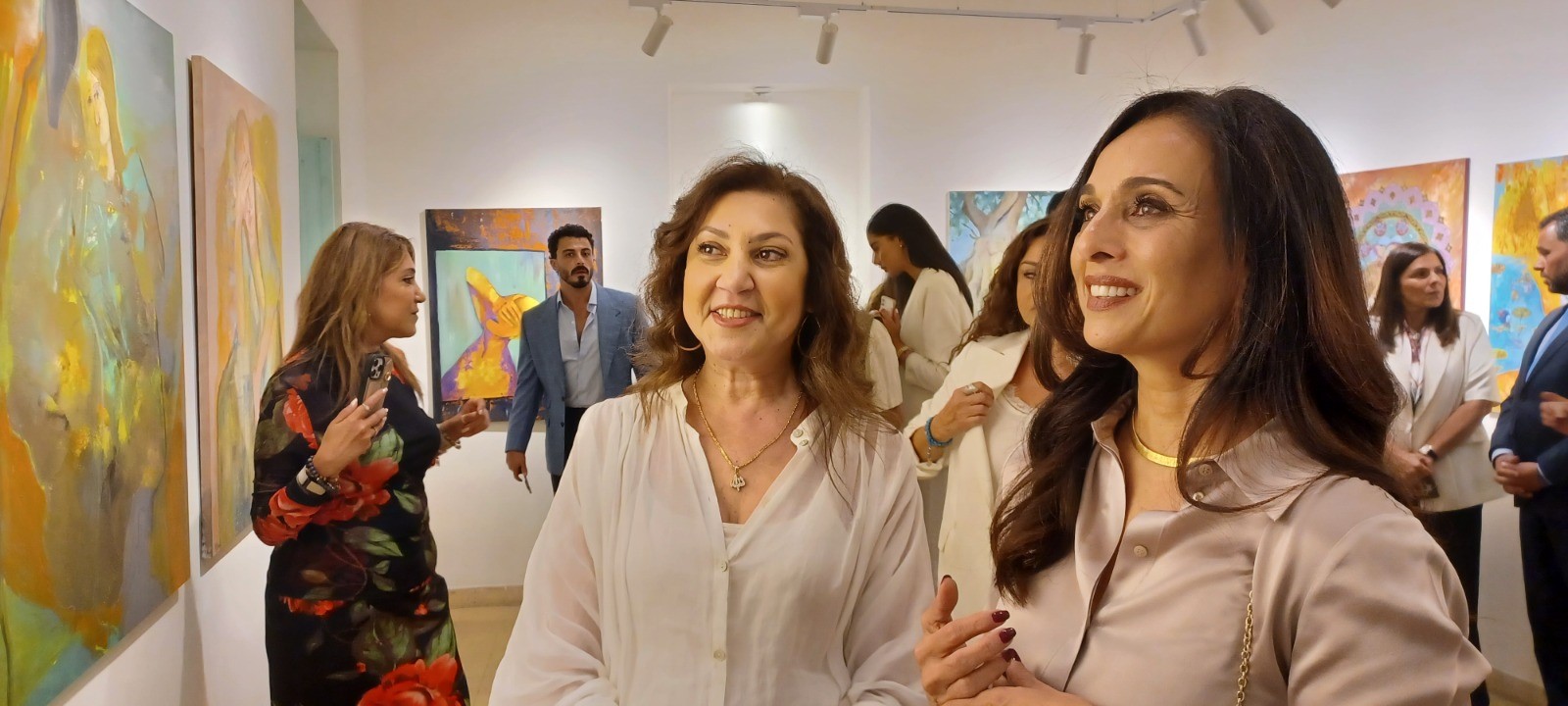 الأميرة رحمة ترعى افتتاح معرض فني مشترك
