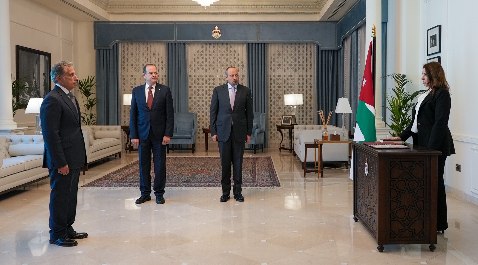 رئيس مجلس مفوضي هيئة تنظيم قطاع الاتصالات تؤدي القسم القانوني