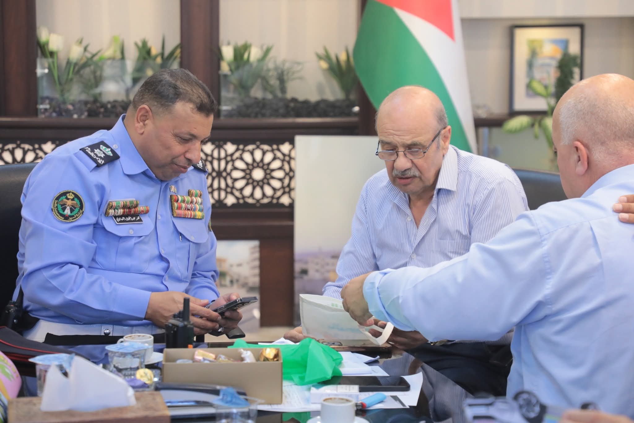 بلدية اربد وقسم السير يبحثان سبل تعزيز انسيابية الحركة المرورية في المدينة