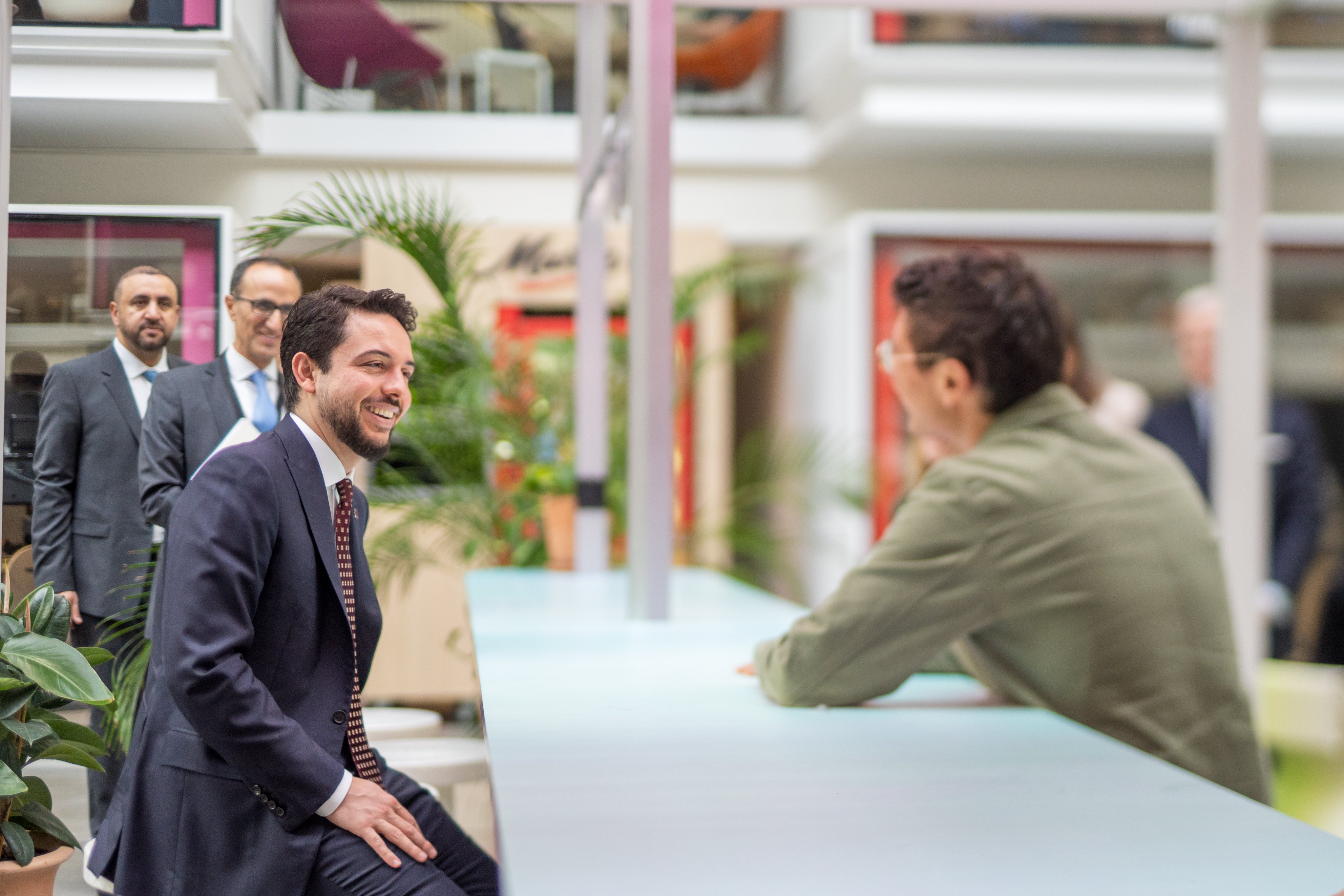 ولي العهد يبحث فرص التعاون مع مجمع الشركات الناشئة ستيشن إف في باريس