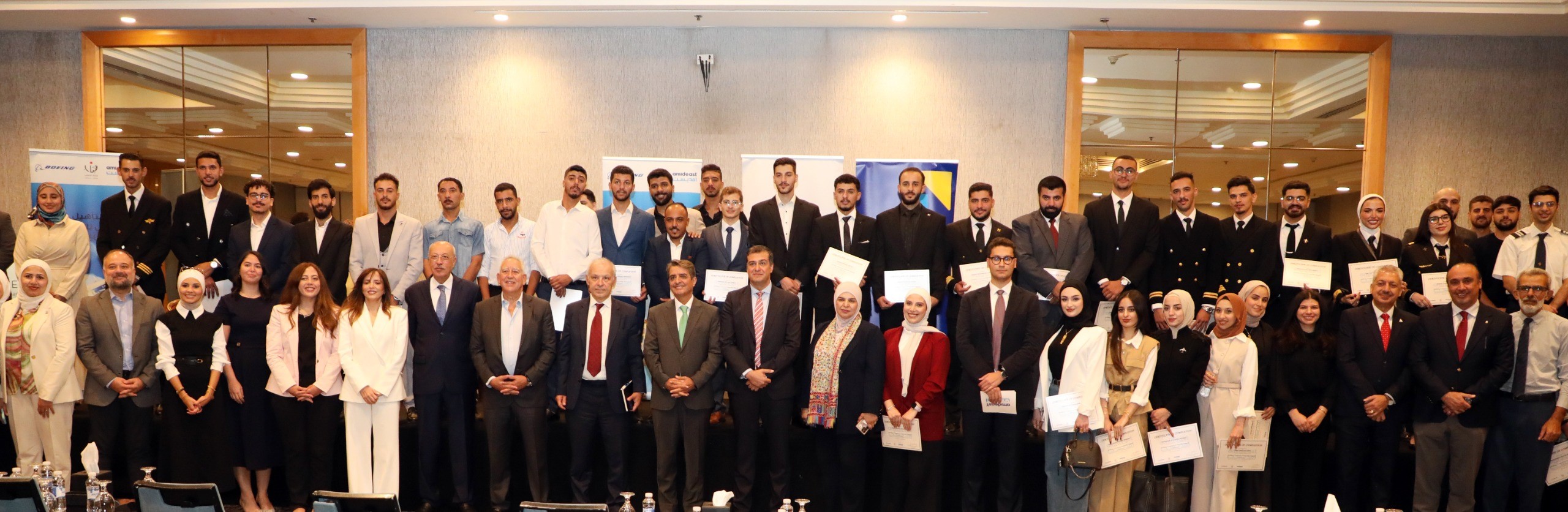 تخريج الدفعة الثالثة من برنامج التأهيل الوظيفي للالتحاق بالقطاع الجوي