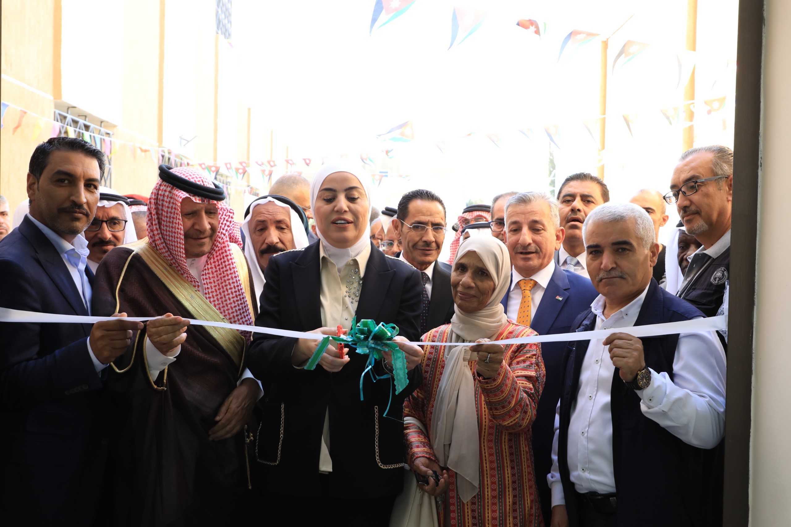 وزيرة التنمية الاجتماعية تفتتح مركز الحسينية للخدمات الاجتماعية في معان