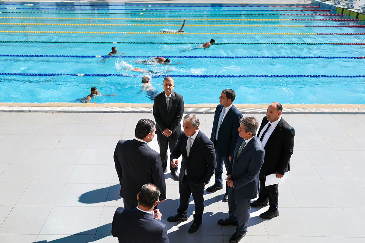   رئيس الوزراء يطلع على أعمال التحديث والتطوير الشامل للمرافق والمنشآت الرياضية في مدينة الحسين للشباب 