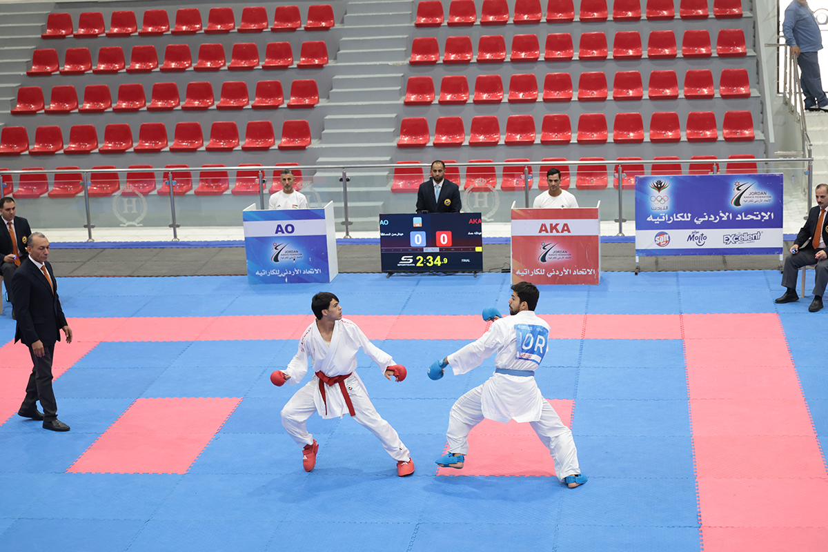   رئيس الوزراء يطلع على أعمال التحديث والتطوير الشامل للمرافق والمنشآت الرياضية في مدينة الحسين للشباب 