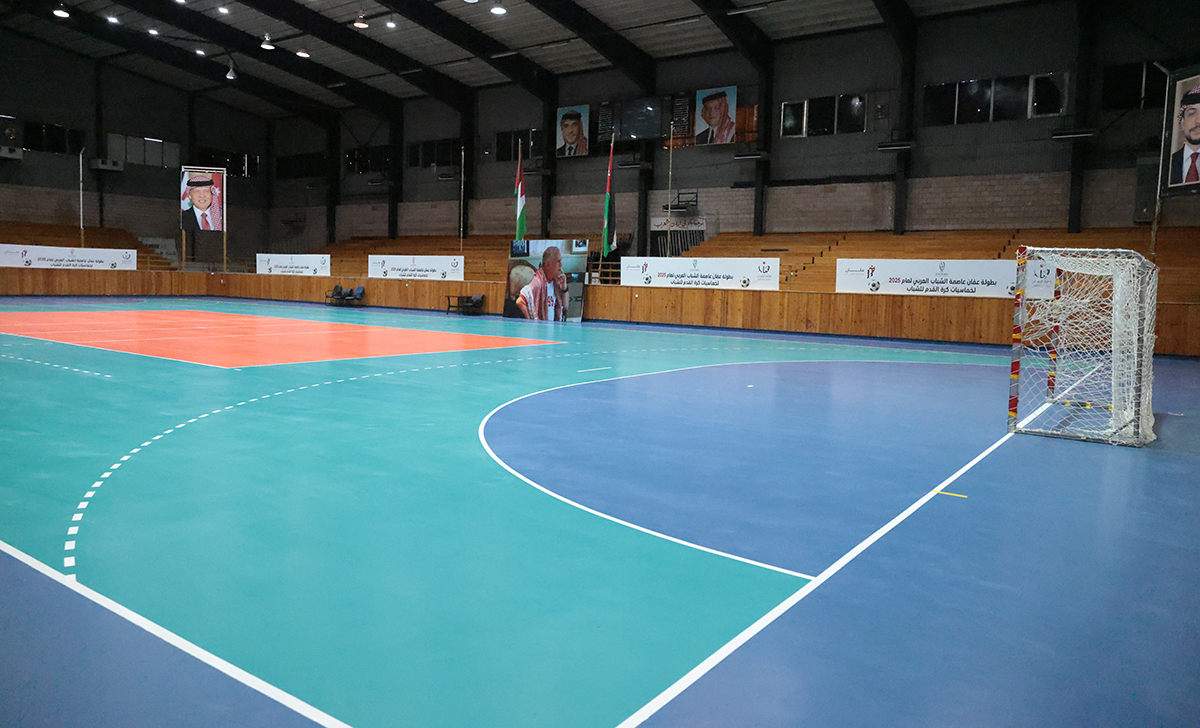   رئيس الوزراء يطلع على أعمال التحديث والتطوير الشامل للمرافق والمنشآت الرياضية في مدينة الحسين للشباب 