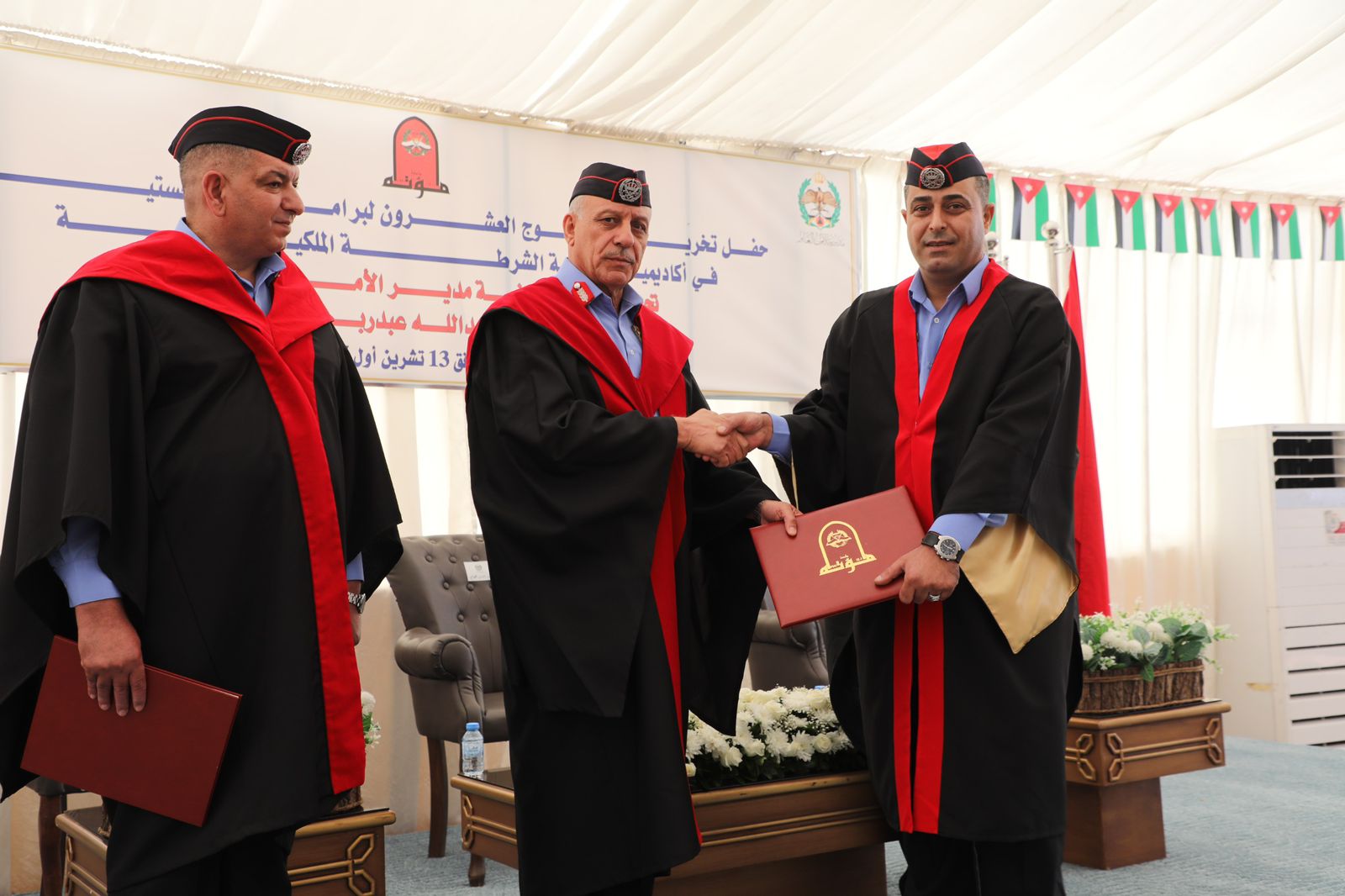 مدير الأمن العام يرعى حفل تخريج الفوج الـ20 من طلبة الماجستير في أكاديمية الشرطة 