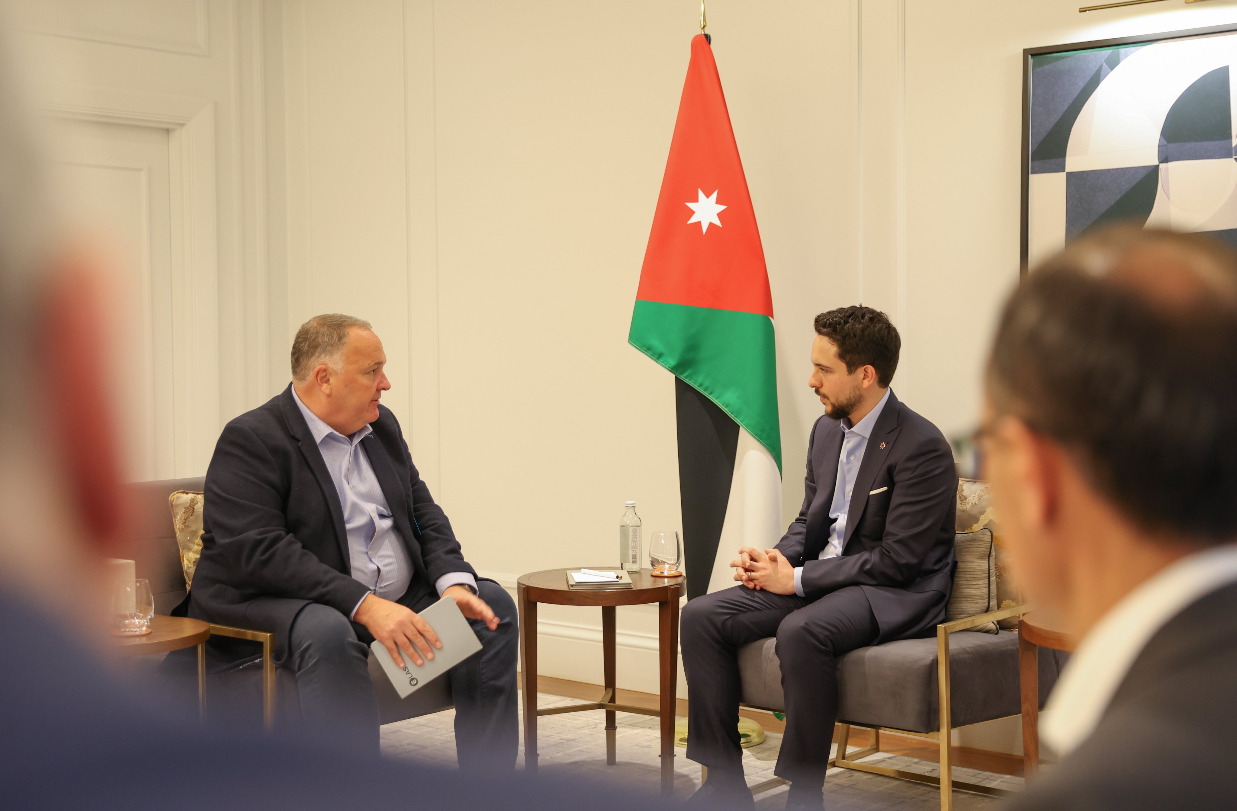 ولي العهد يلتقي قادة مؤسسات تكنولوجية بريطانية ويبحث فرص التعاون