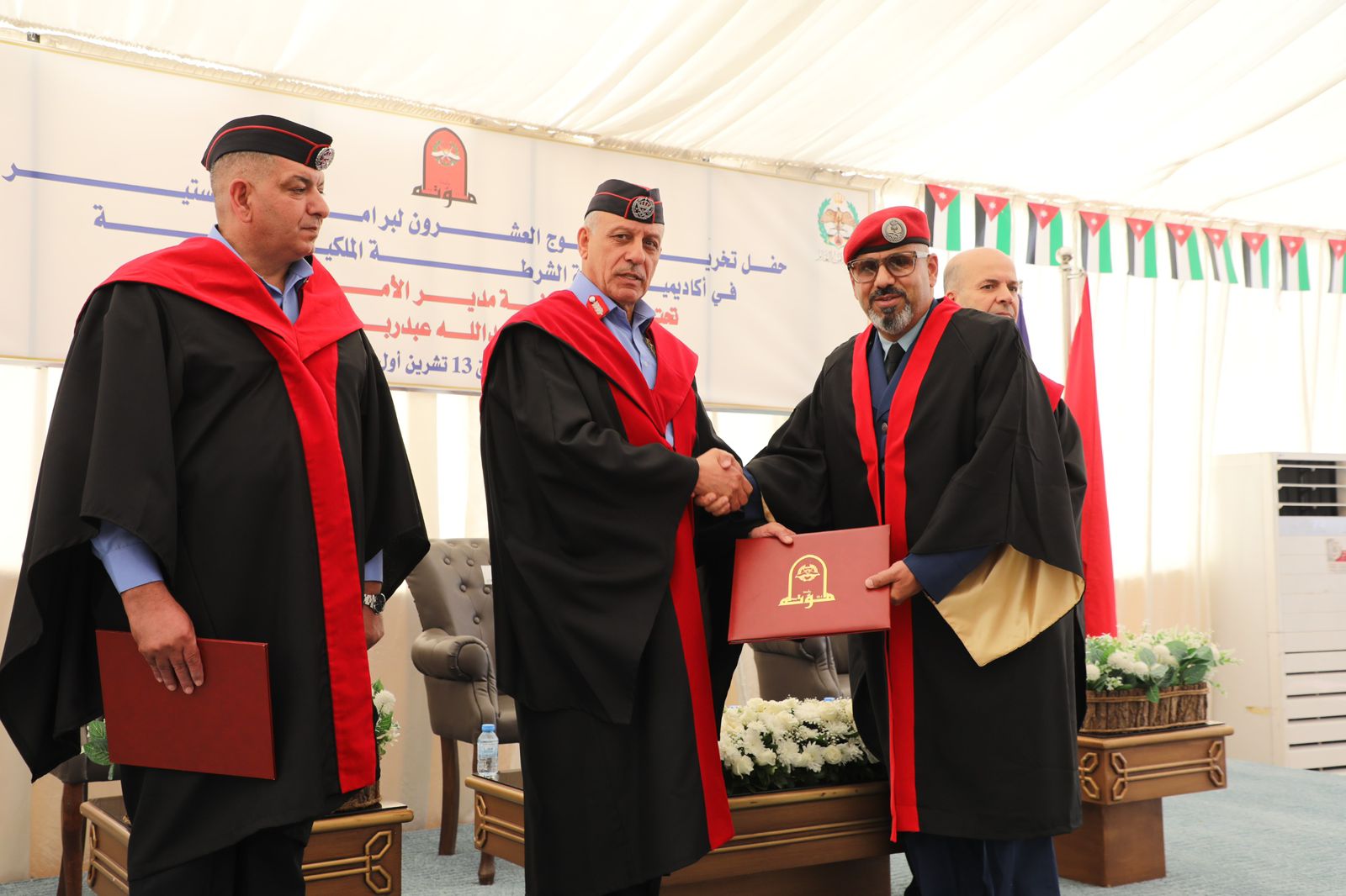 مدير الأمن العام يرعى حفل تخريج الفوج الـ20 من طلبة الماجستير في أكاديمية الشرطة 