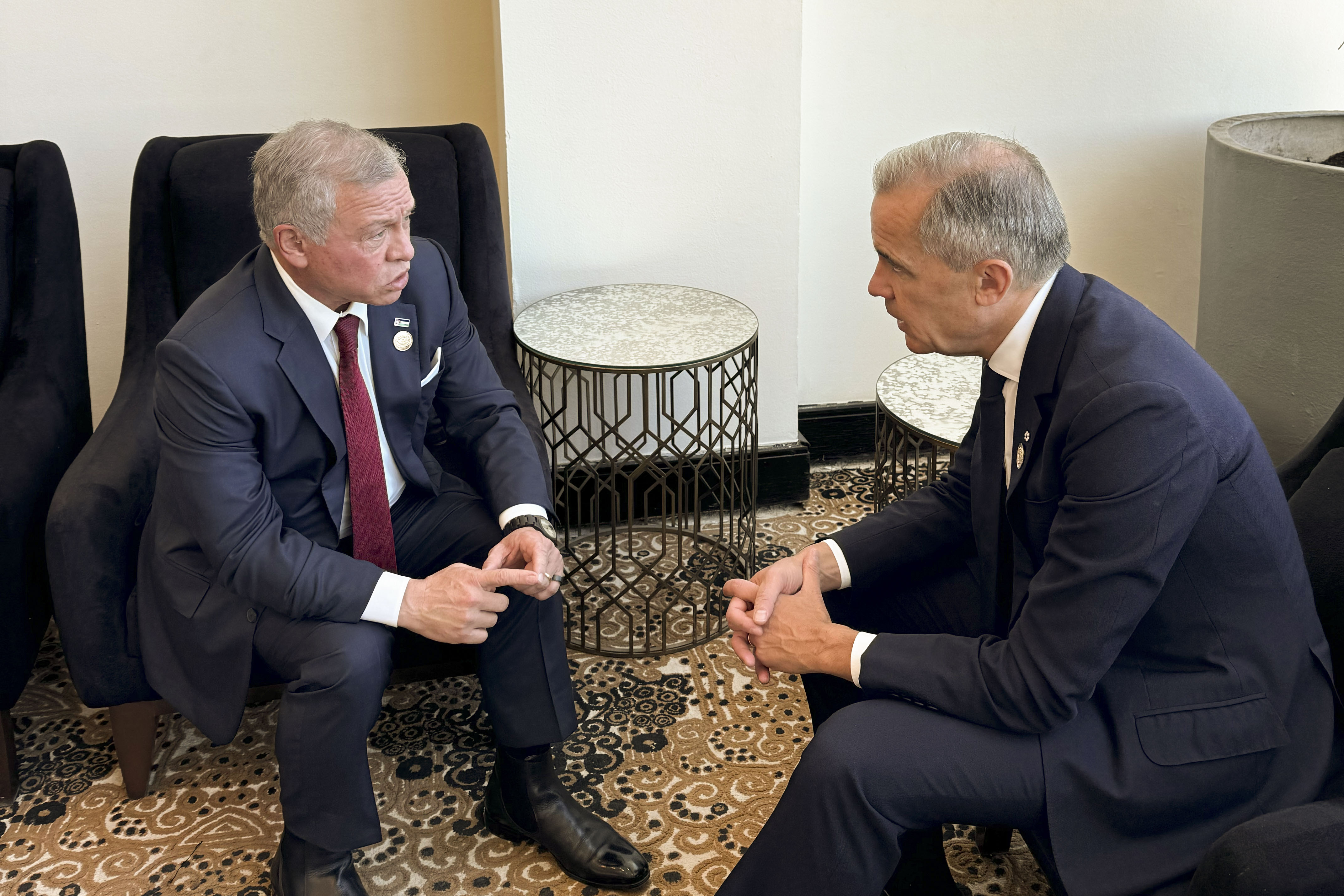 الملك يعقد لقاءات في شرم الشيخ مع قادة قطر وفرنسا وقبرص ورئيسي وزراء بريطانيا وكندا