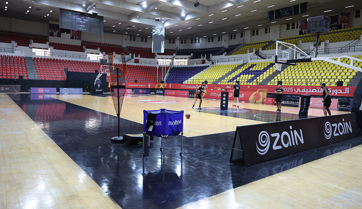   رئيس الوزراء يطلع على أعمال التحديث والتطوير الشامل للمرافق والمنشآت الرياضية في مدينة الحسين للشباب 